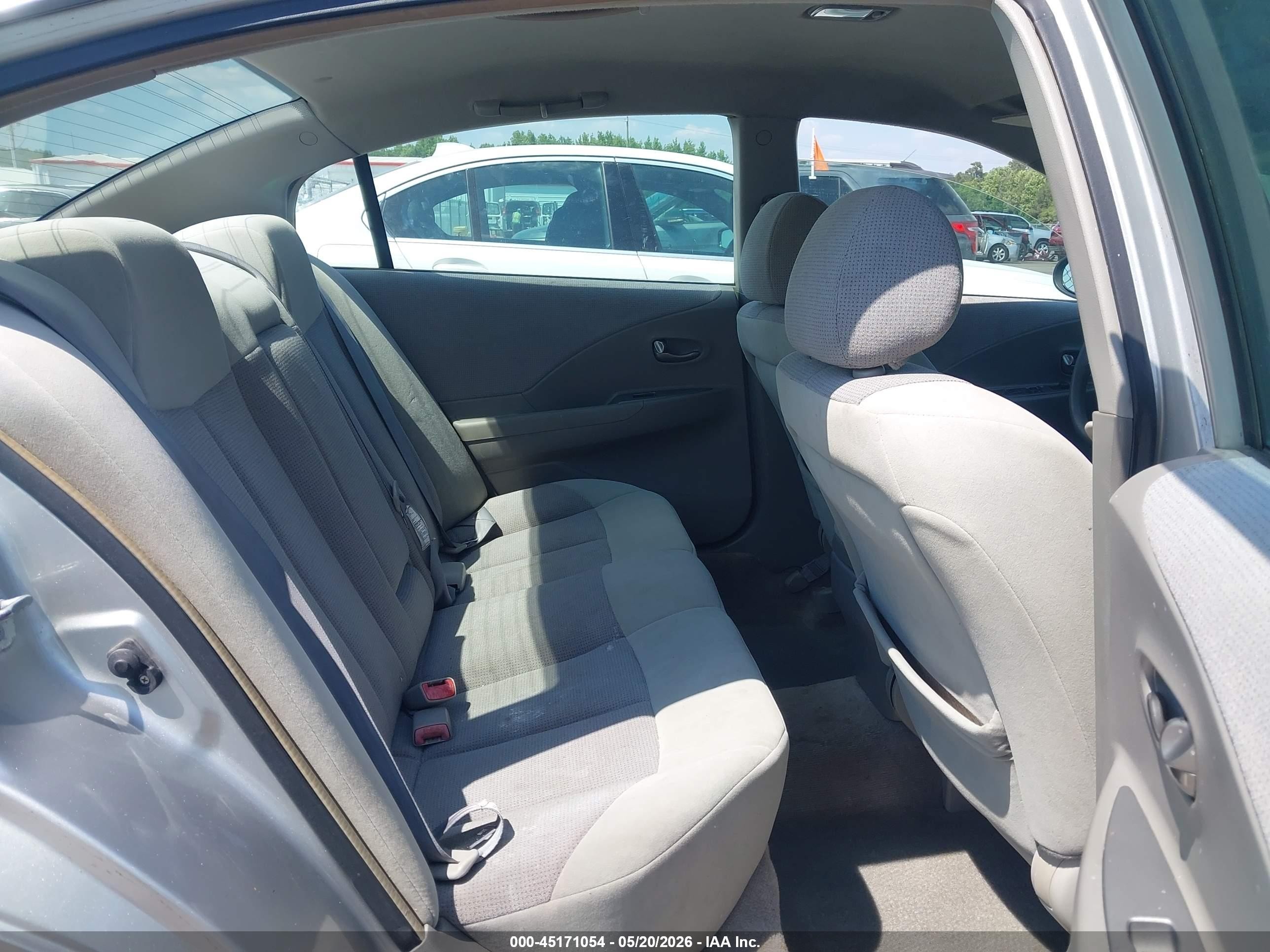 2004 Nissan Altima 2.5 S Серебряный vin: 1N4AL11D94C142411