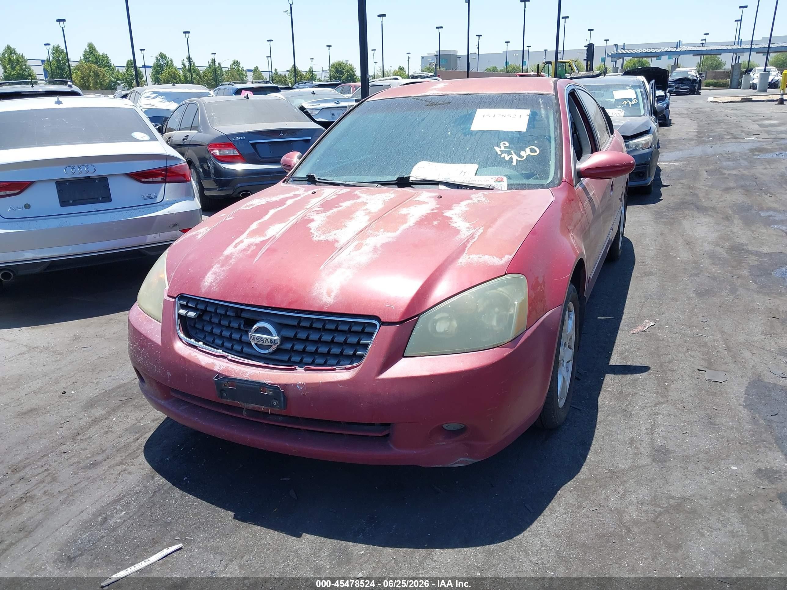 2005 Nissan Altima 2.5 S Red vin: 1N4AL11D95C108020