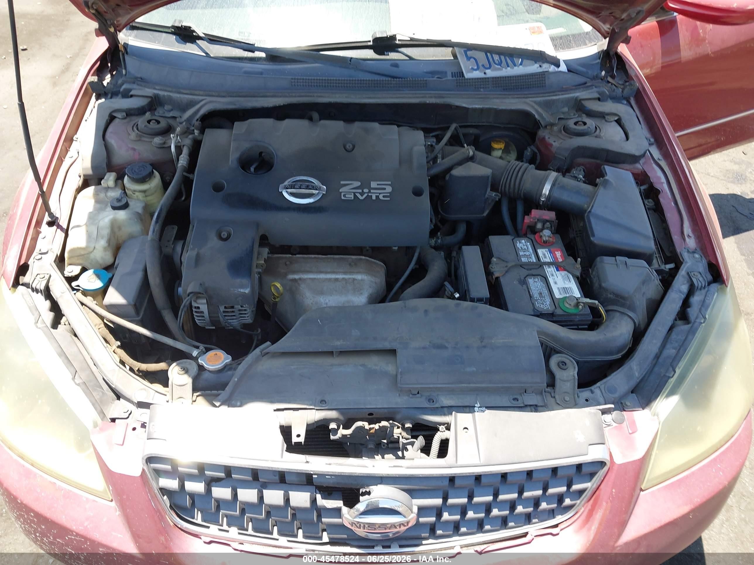 2005 Nissan Altima 2.5 S Red vin: 1N4AL11D95C108020