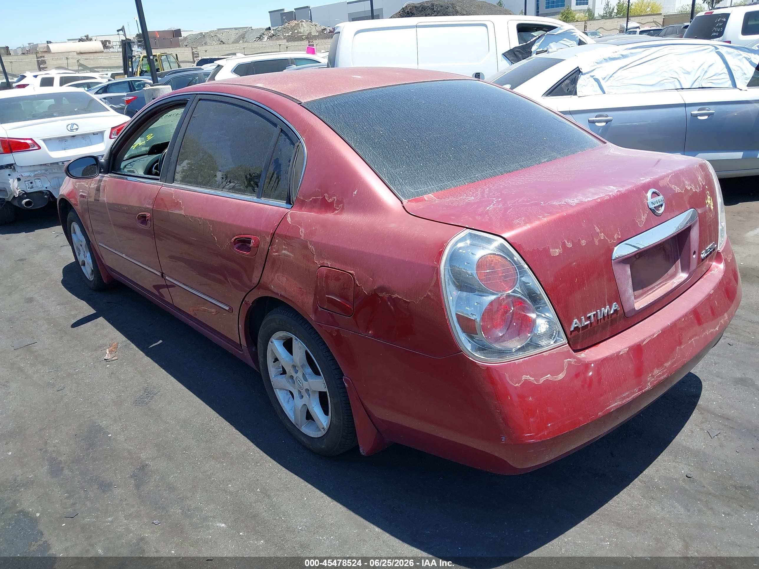 2005 Nissan Altima 2.5 S Red vin: 1N4AL11D95C108020