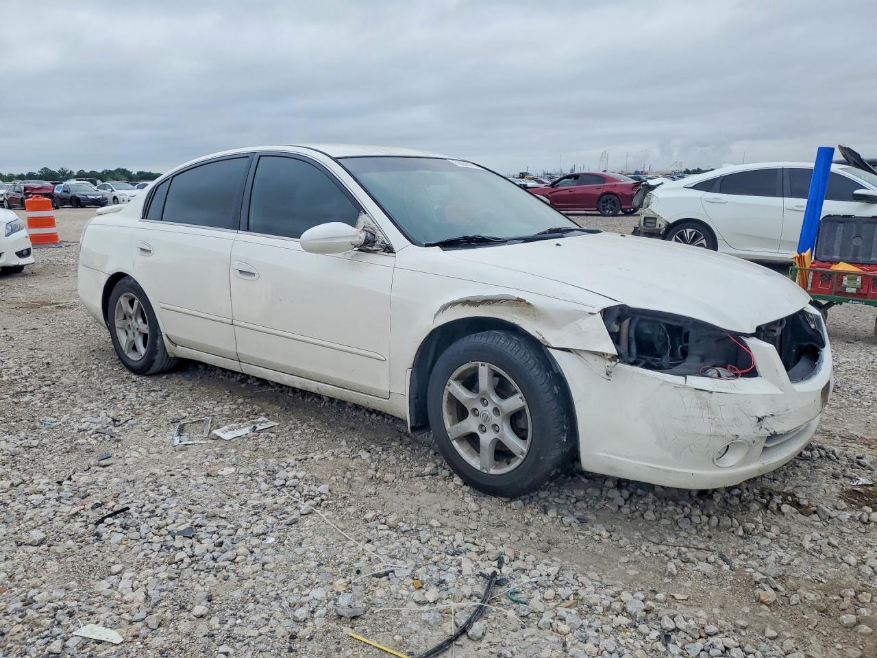 2005 Nissan Altima 2.5 White vin: 1N4AL11D95C278667