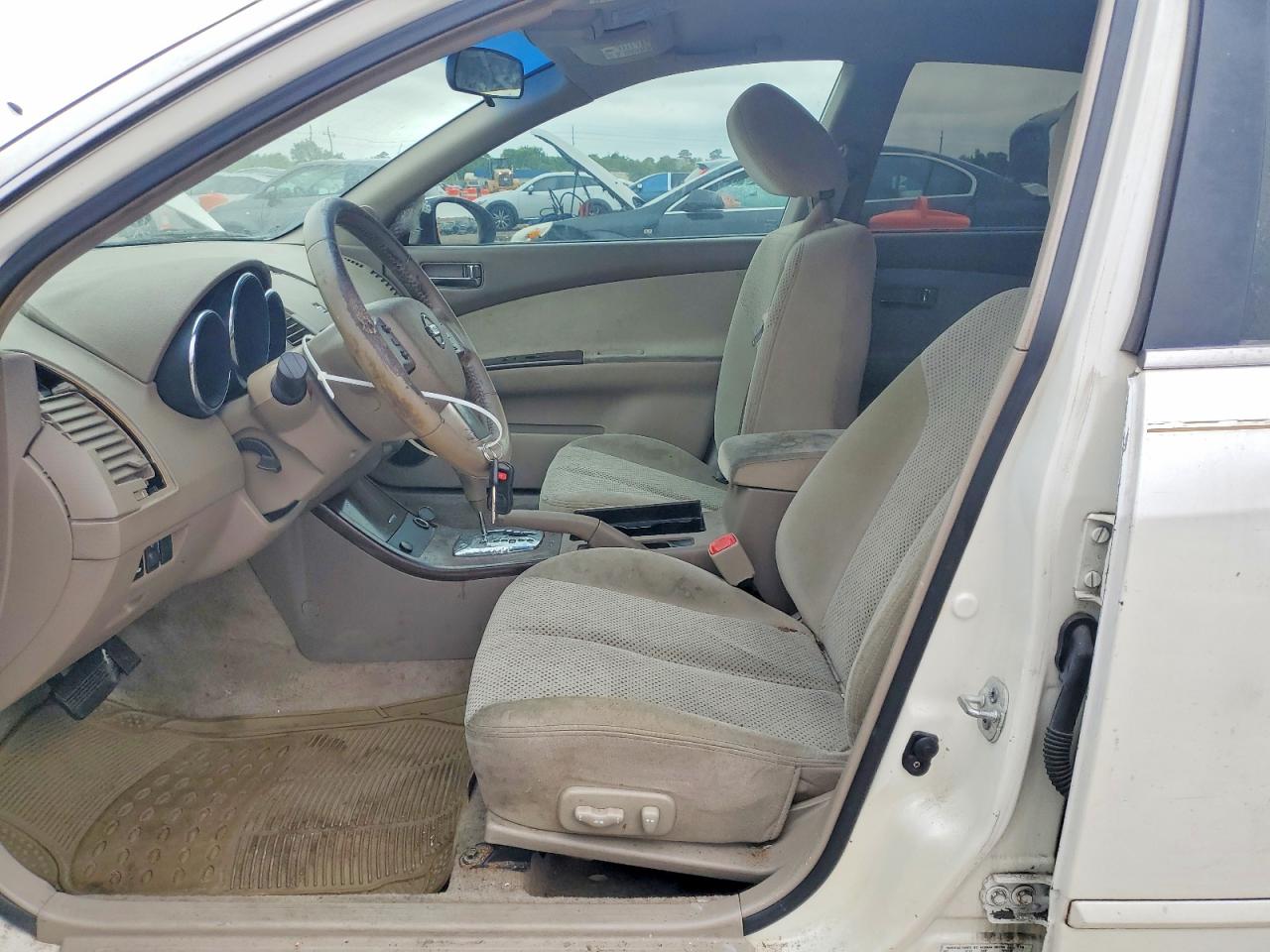 2005 Nissan Altima 2.5 White vin: 1N4AL11D95C278667