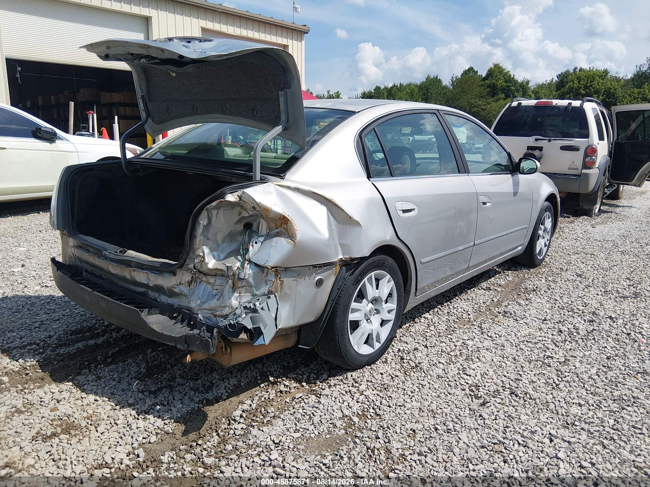 2005 Nissan Altima 2.5 S Серебряный vin: 1N4AL11D95N414641