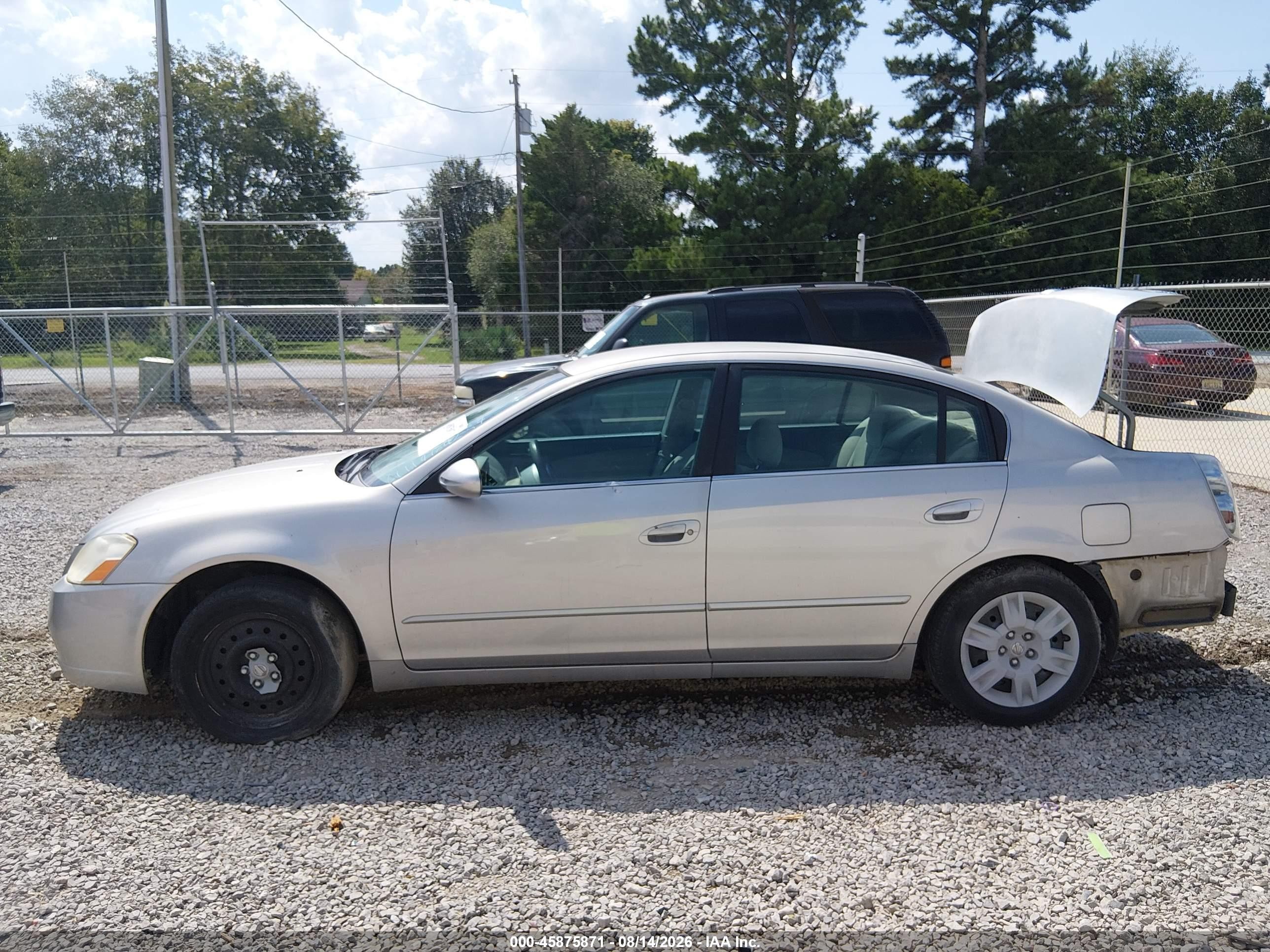2005 Nissan Altima 2.5 S Серебряный vin: 1N4AL11D95N414641