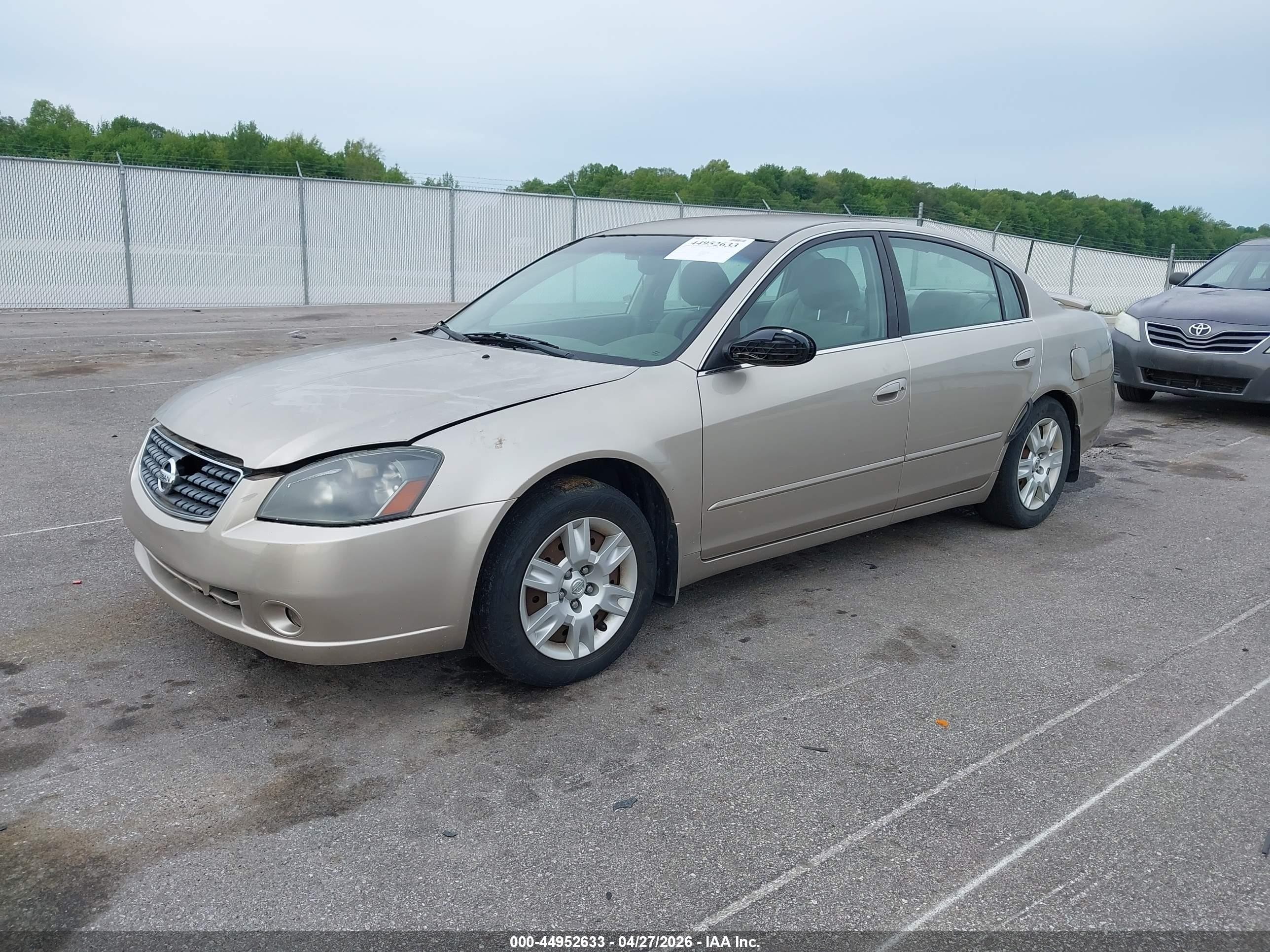 2005 Nissan Altima 2.5 S Tan vin: 1N4AL11D95N902584