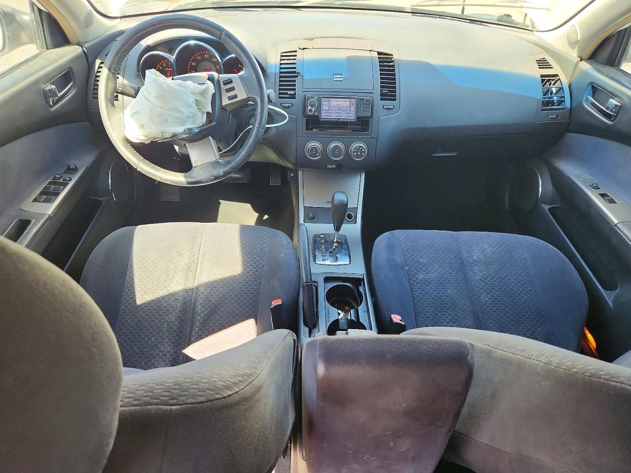 2006 Nissan Altima 2.5 White vin: 1N4AL11D96N392559
