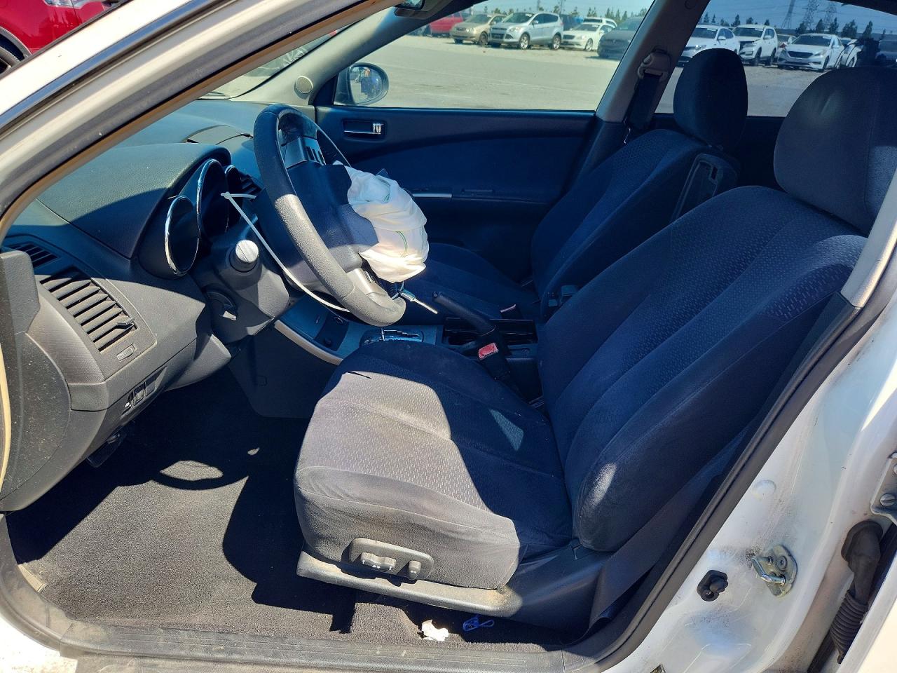 2006 Nissan Altima 2.5 White vin: 1N4AL11D96N392559