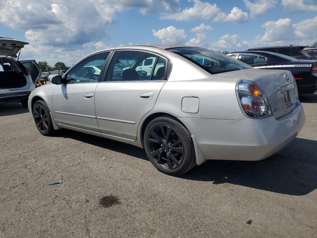 2004 Nissan Altima Серебряный vin: 1N4AL11DX4C115752