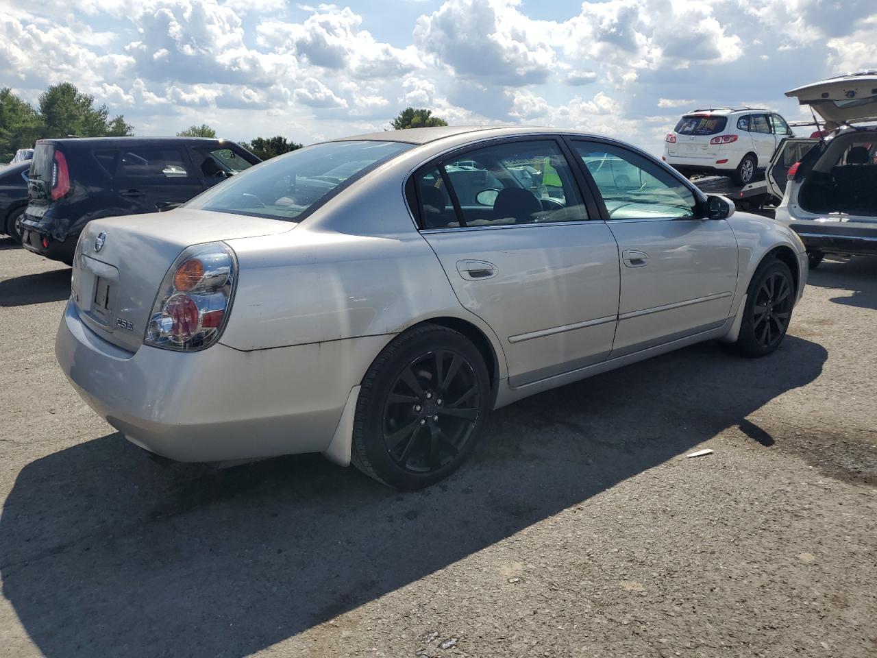 2004 Nissan Altima Серебряный vin: 1N4AL11DX4C115752