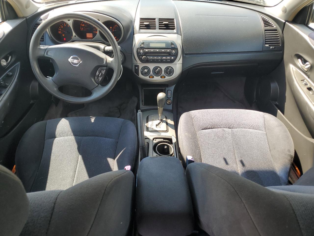 2004 Nissan Altima Серебряный vin: 1N4AL11DX4C115752