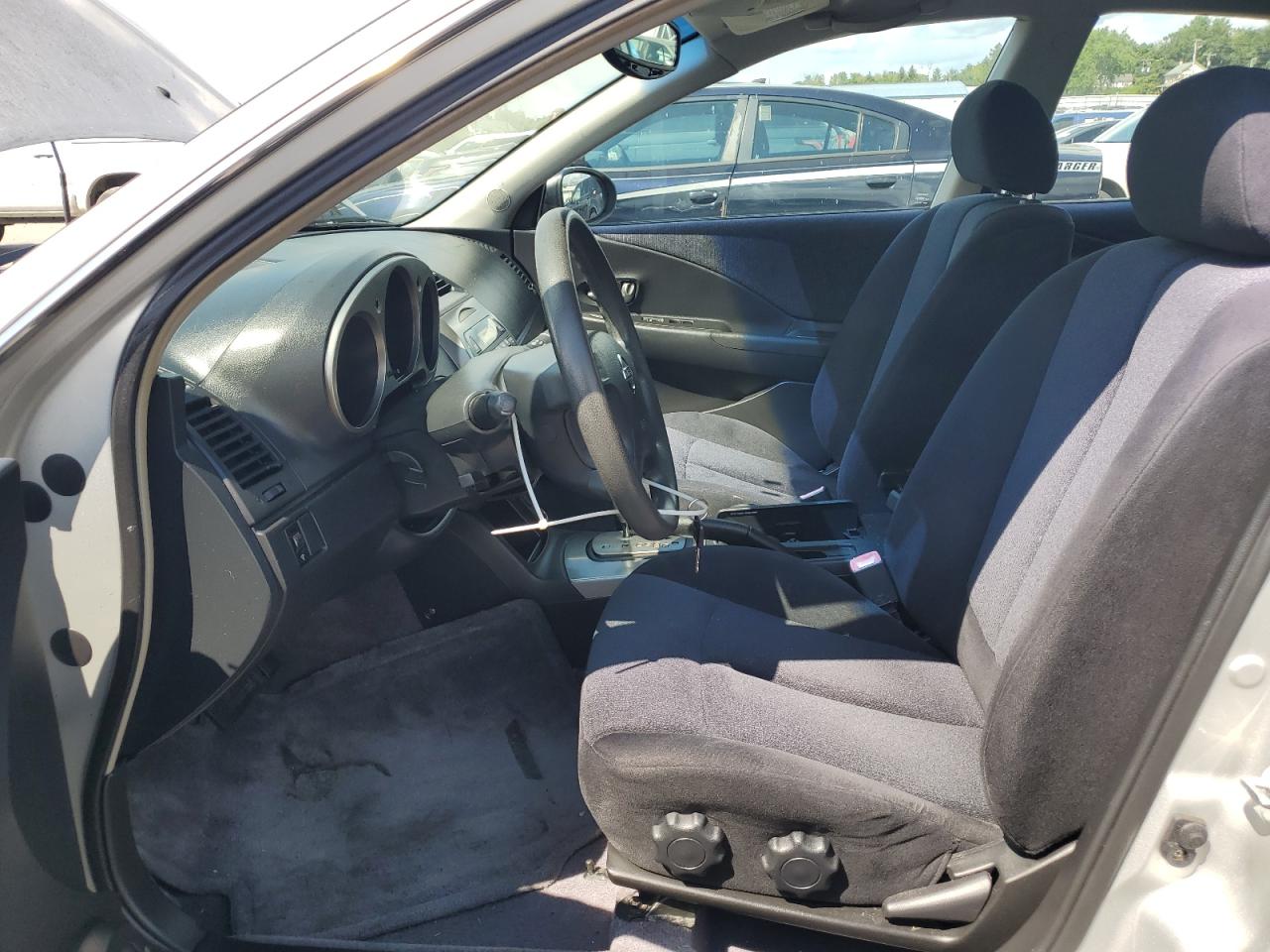 2004 Nissan Altima Серебряный vin: 1N4AL11DX4C115752