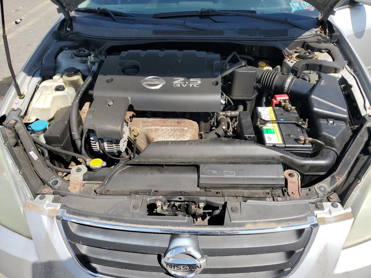 2004 Nissan Altima Серебряный vin: 1N4AL11DX4C115752