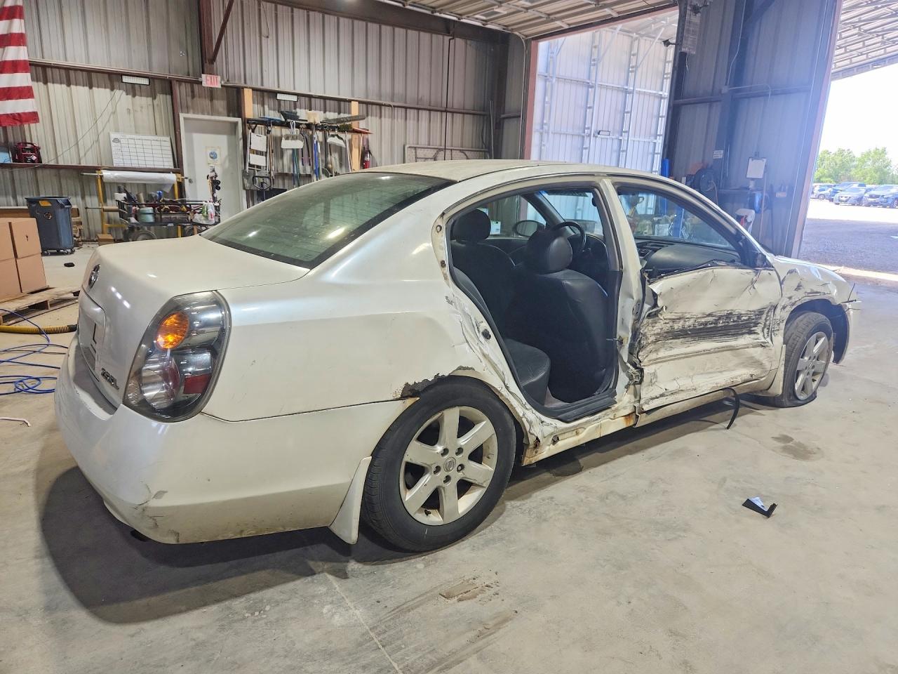 2004 Nissan Altima 2.5 Белый vin: 1N4AL11DX4C147505