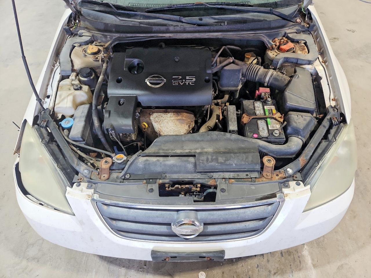 2004 Nissan Altima 2.5 Белый vin: 1N4AL11DX4C147505