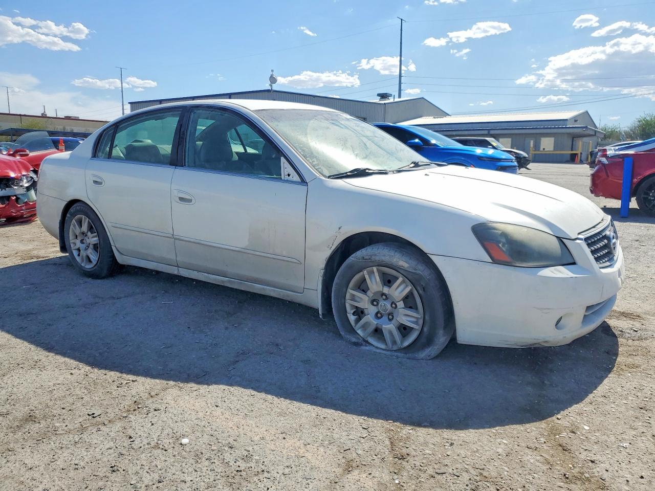 2005 Nissan Altima 2.5 Белый vin: 1N4AL11DX5C221782