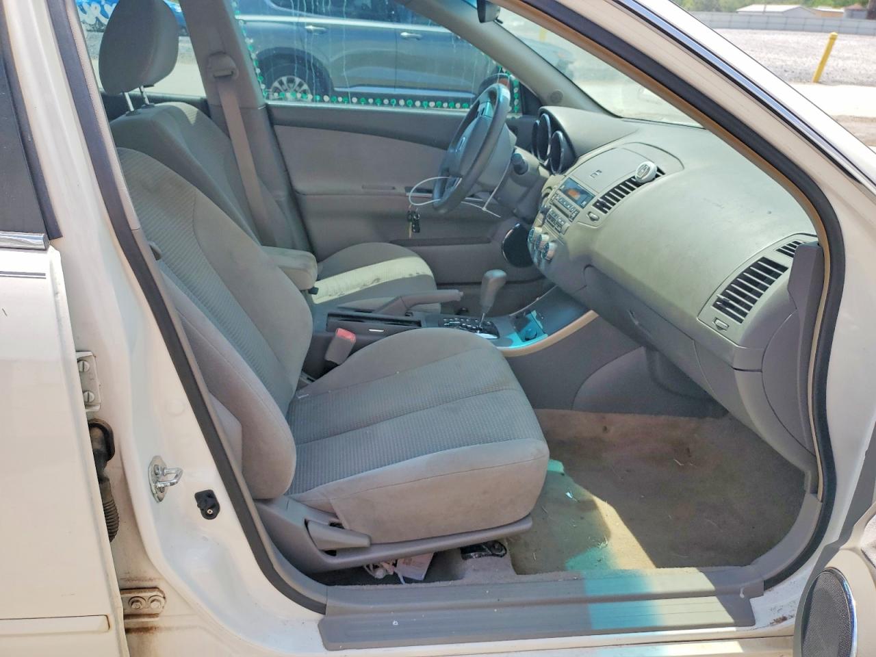 2006 Nissan Altima 2.5 White vin: 1N4AL11DX6C219273