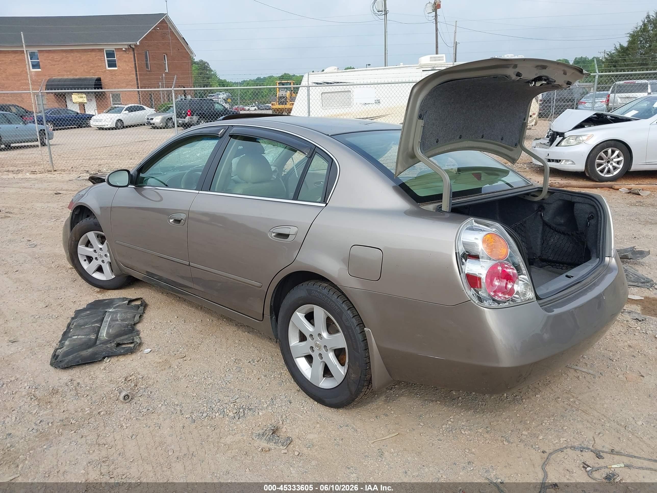 2004 Nissan Altima 2.5 Sl Beige vin: 1N4AL11E14C182250