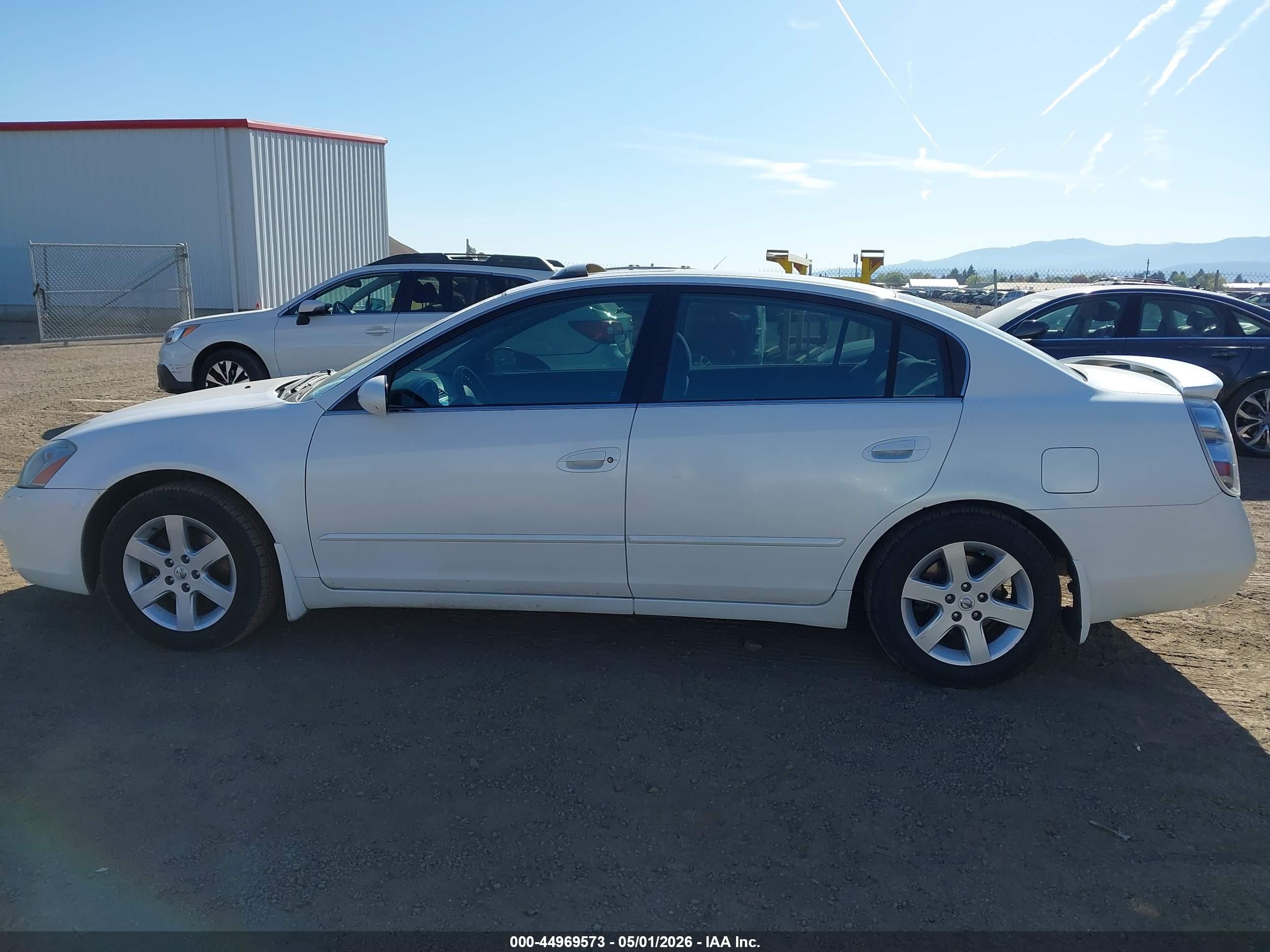 2003 Nissan Altima 2.5 S White vin: 1N4AL11E23C148526