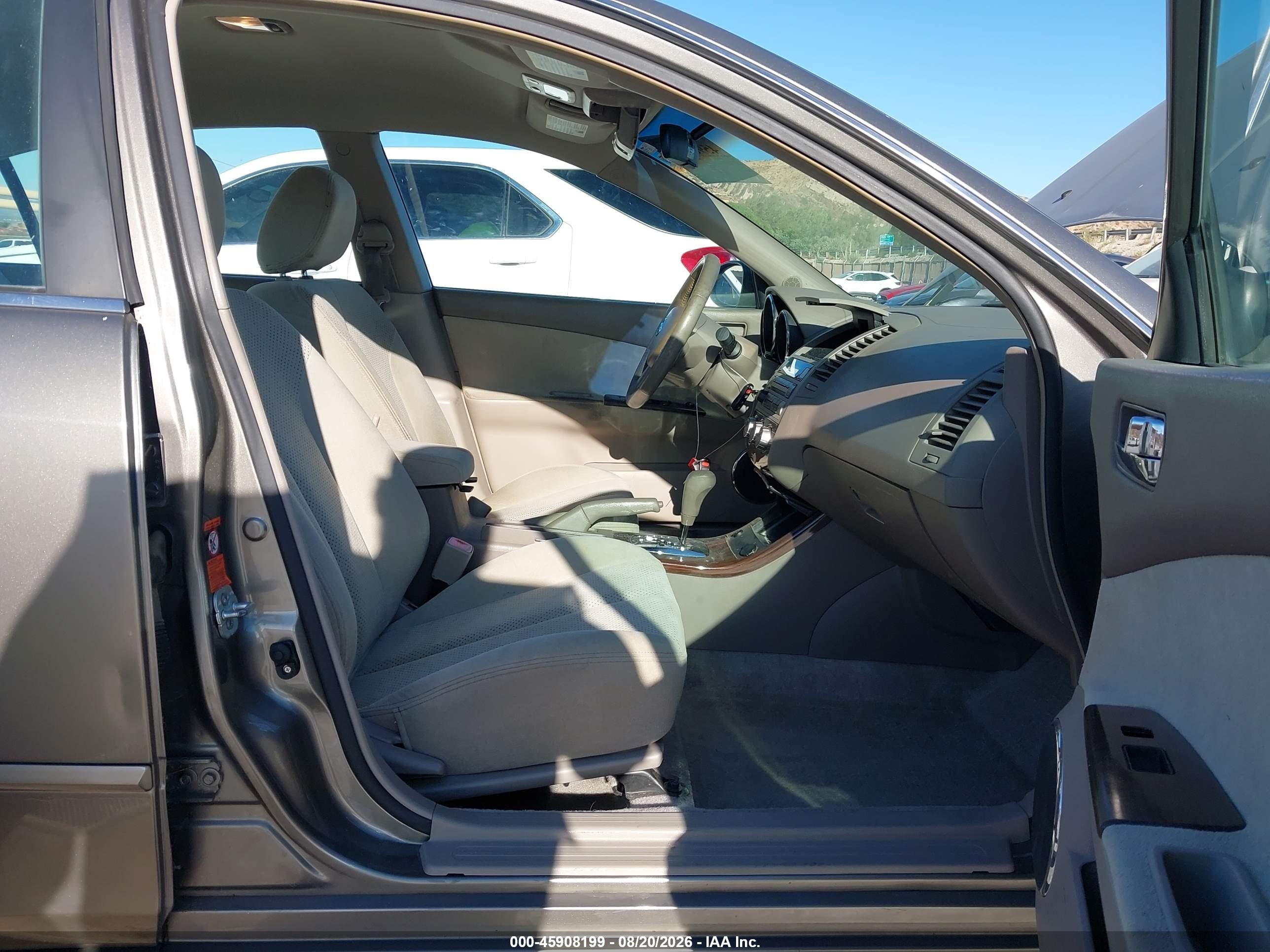 2005 Nissan Altima 2.5 S Gold vin: 1N4AL11E35C296977