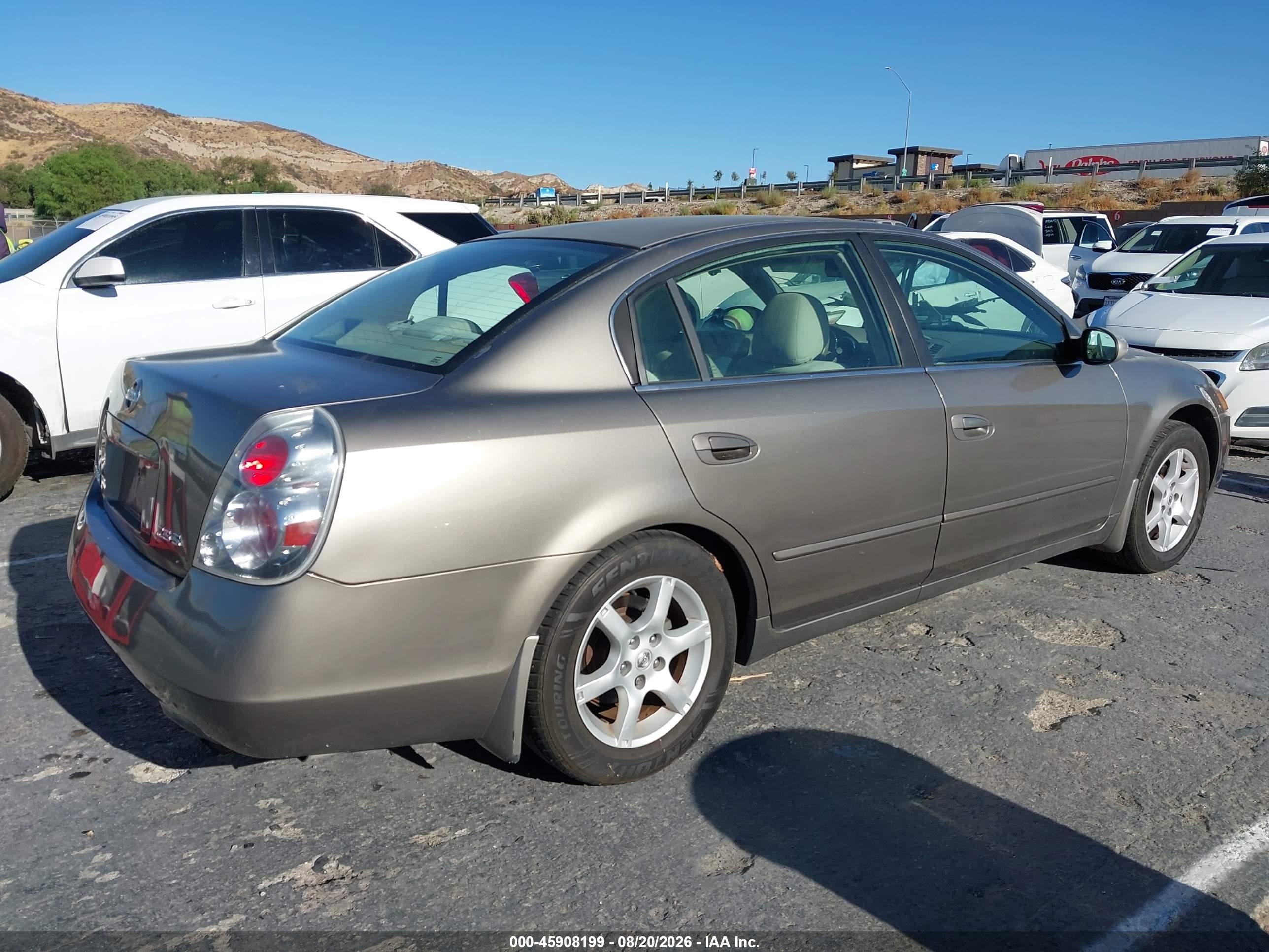 2005 Nissan Altima 2.5 S Gold vin: 1N4AL11E35C296977