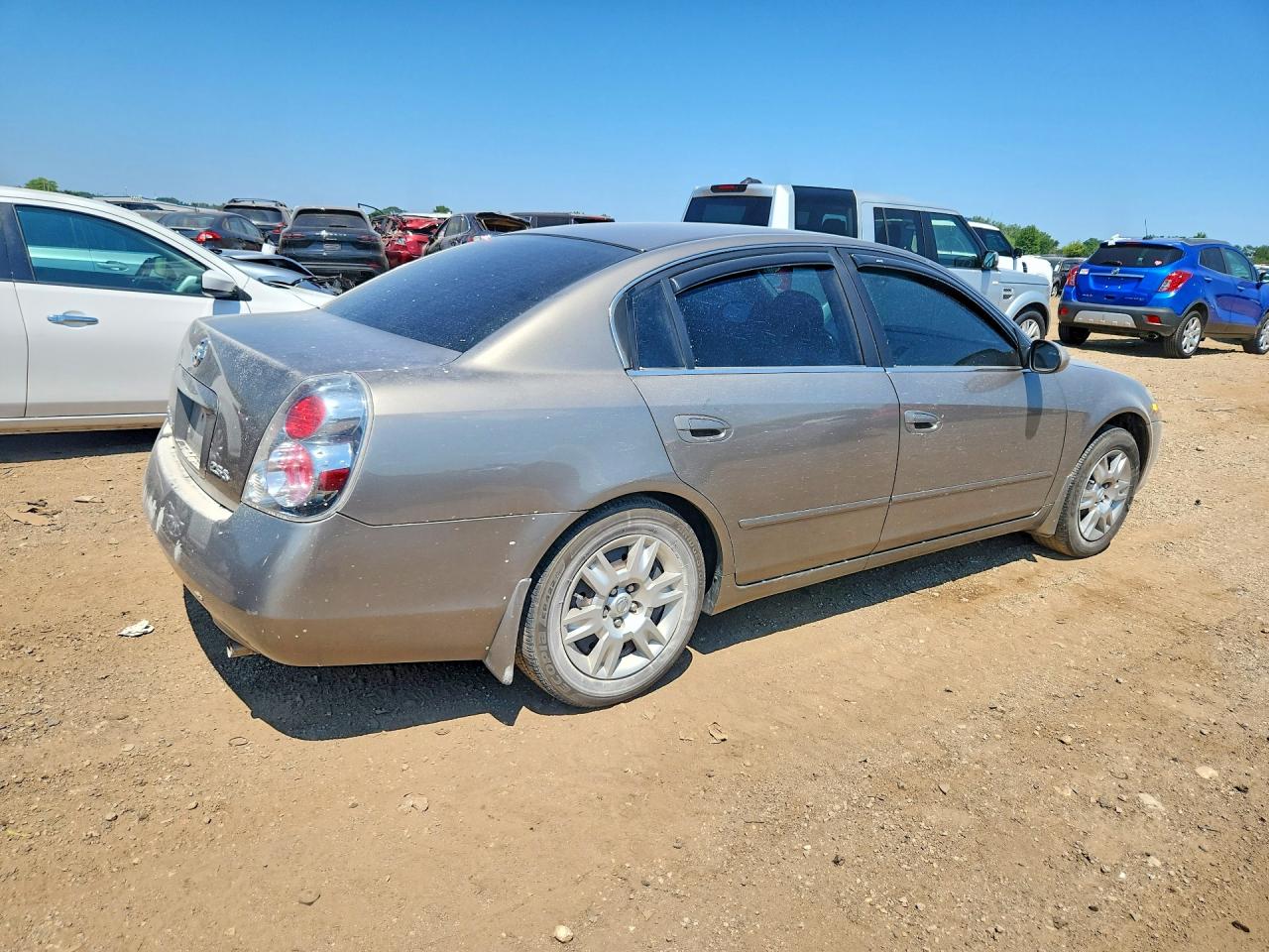 2005 Nissan Altima S Beige vin: 1N4AL11E45C264054