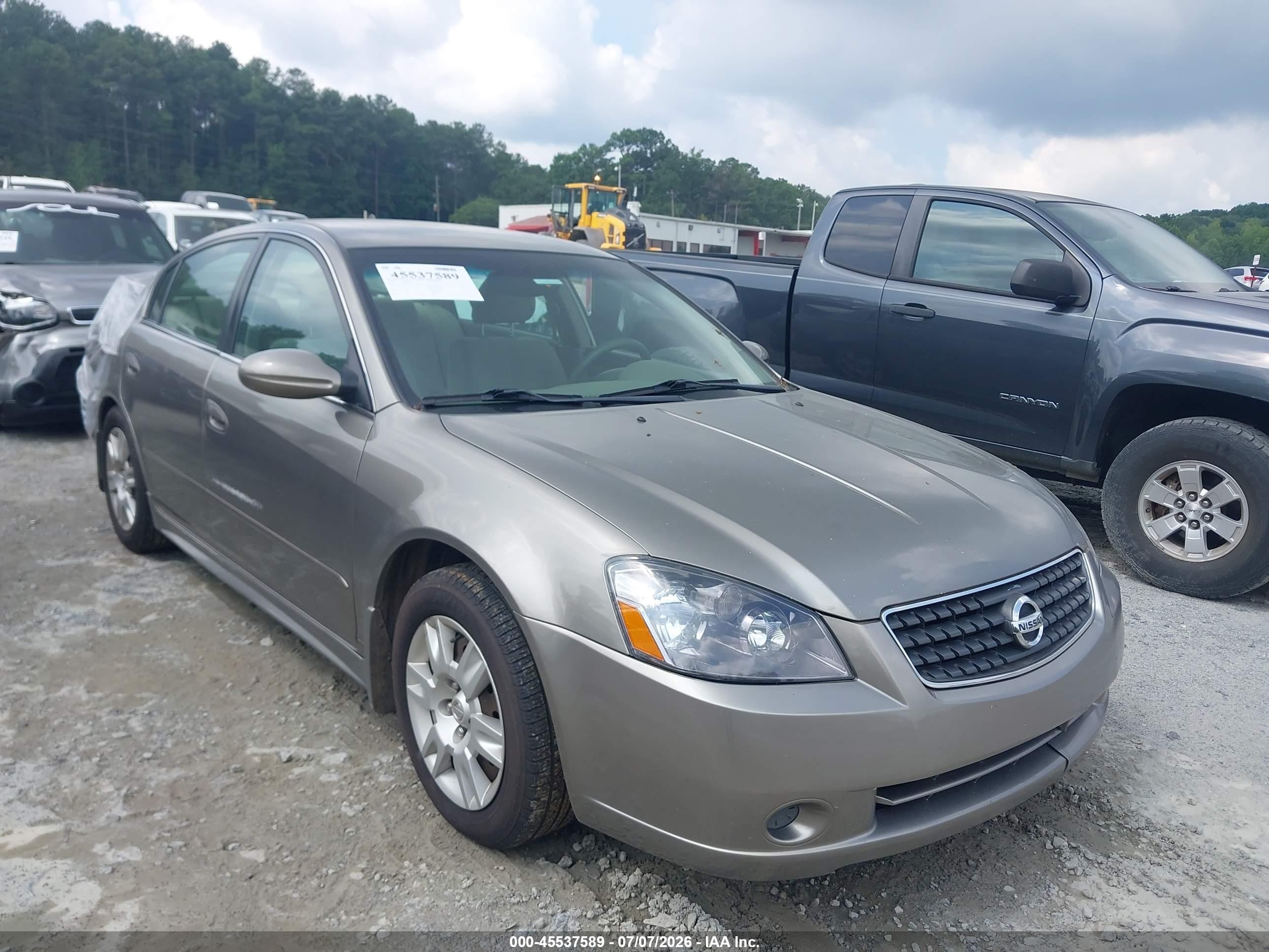2005 Nissan Altima 2.5 S Серый vin: 1N4AL11E55N496375