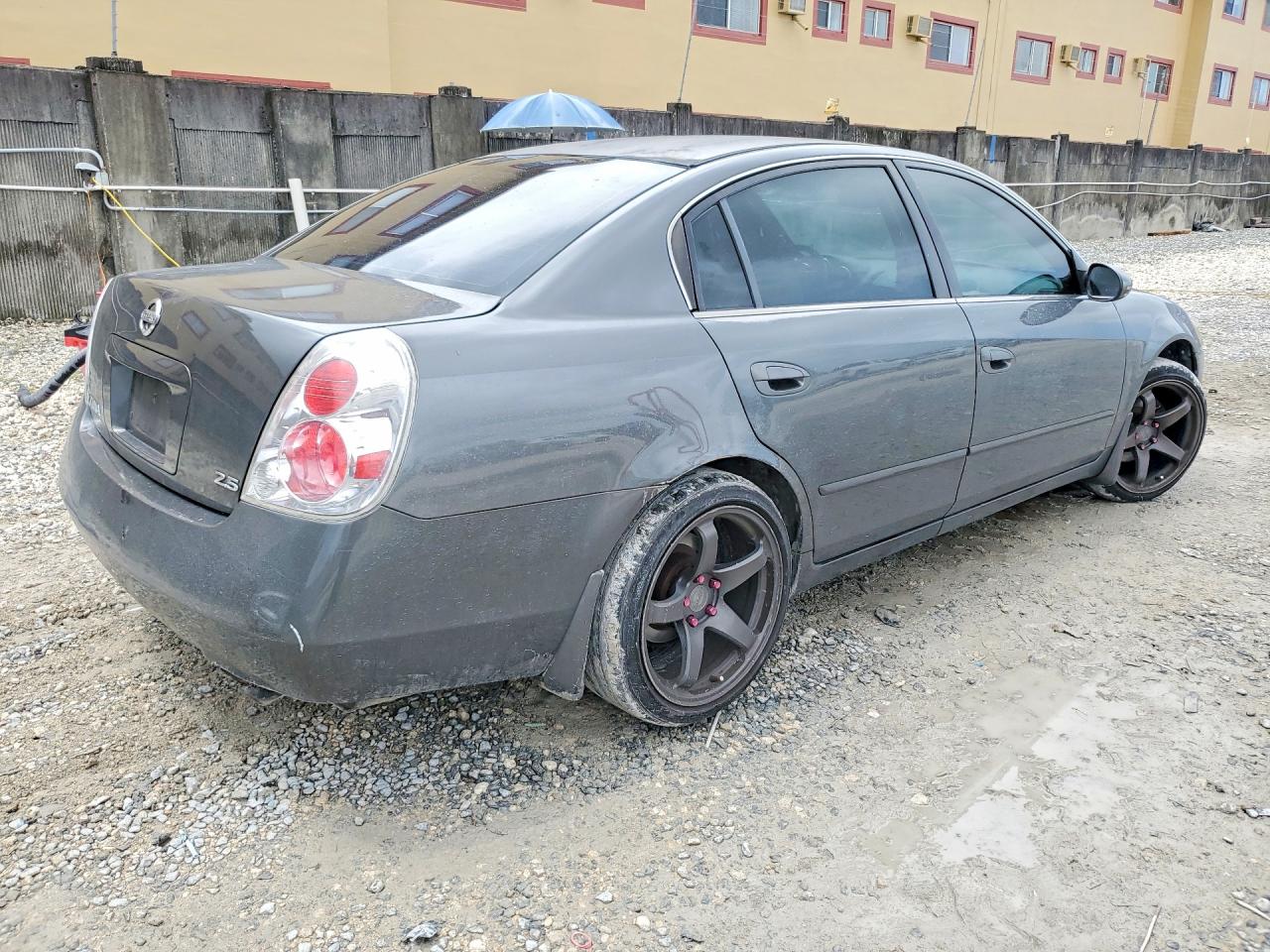 2005 Nissan Altima 2.5 Gray vin: 1N4AL11E65N916774