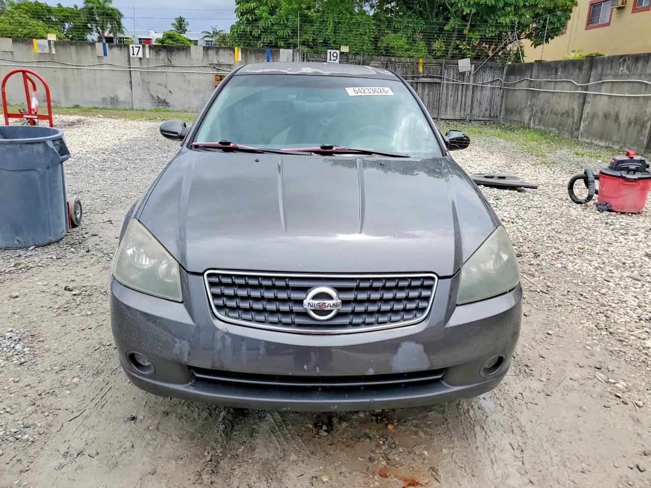 2005 Nissan Altima 2.5 Gray vin: 1N4AL11E65N916774