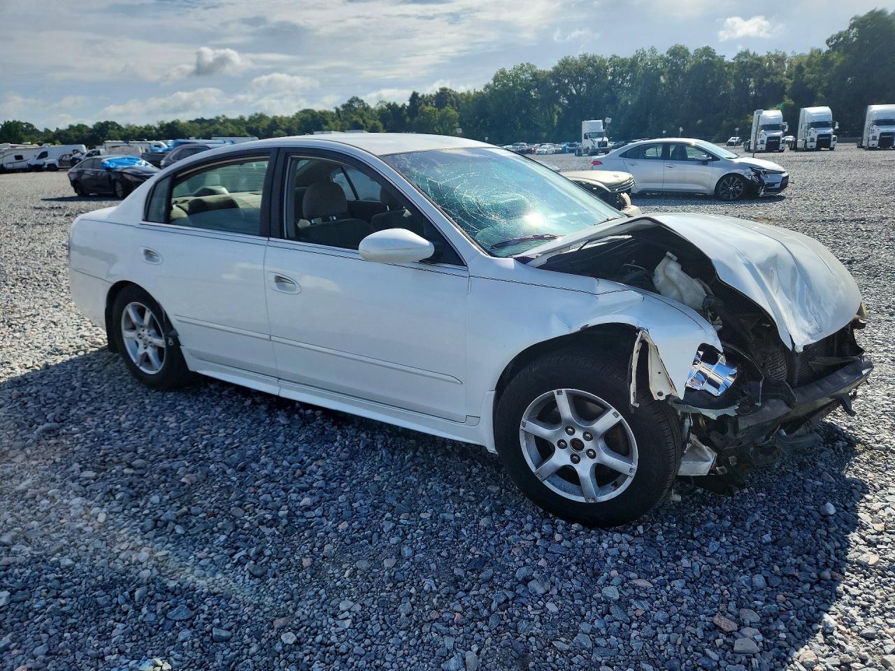 2005 Nissan Altima 2.5 White vin: 1N4AL11E75C110356