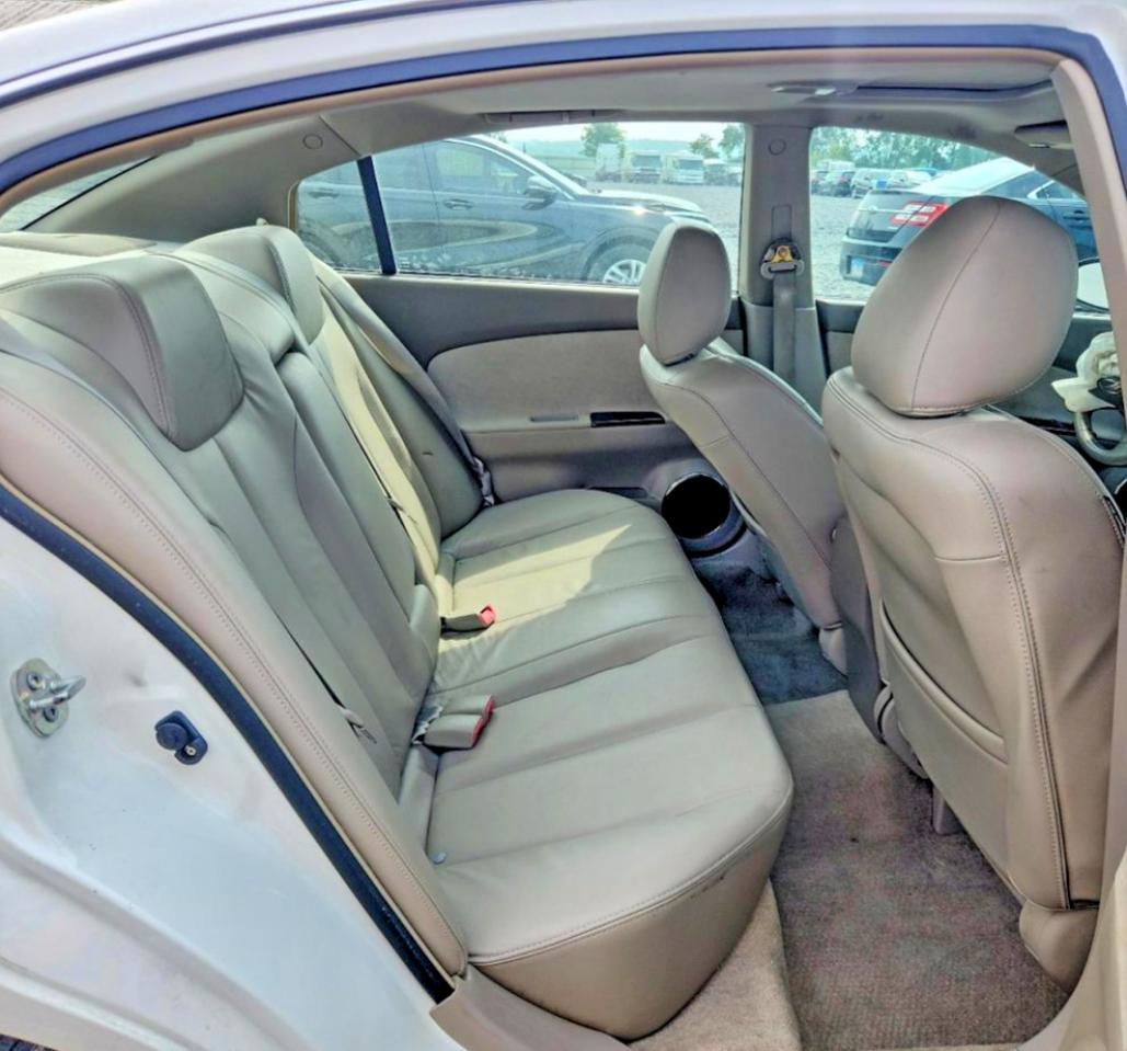 2005 Nissan Altima 2.5 White vin: 1N4AL11E75C326479