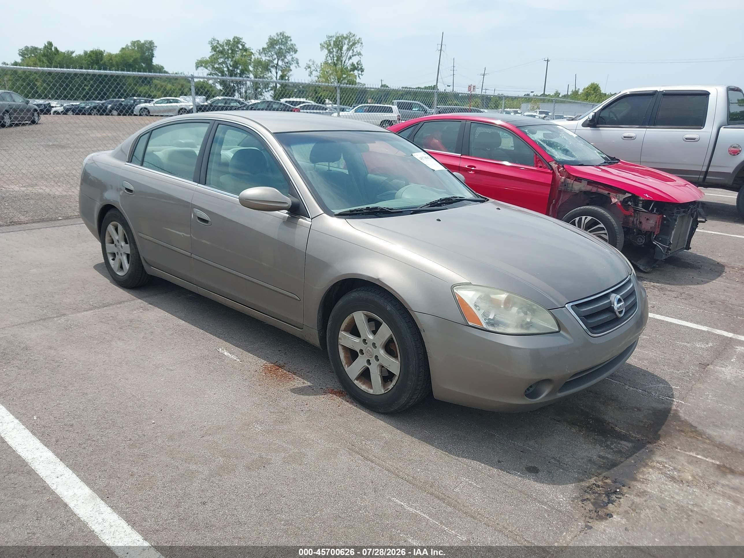2003 Nissan Altima 2.5 S Коричневый vin: 1N4AL11E83C243401