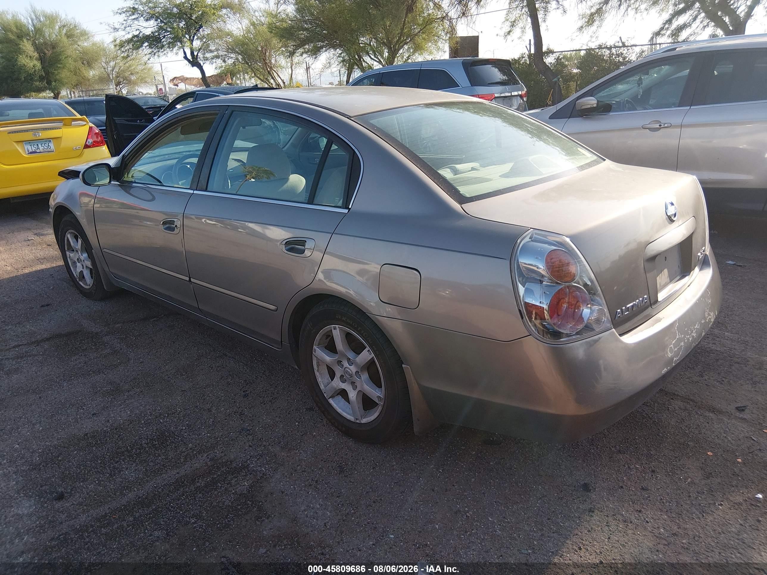 2005 Nissan Altima 2.5 S Бежевый vin: 1N4AL11E95C133606