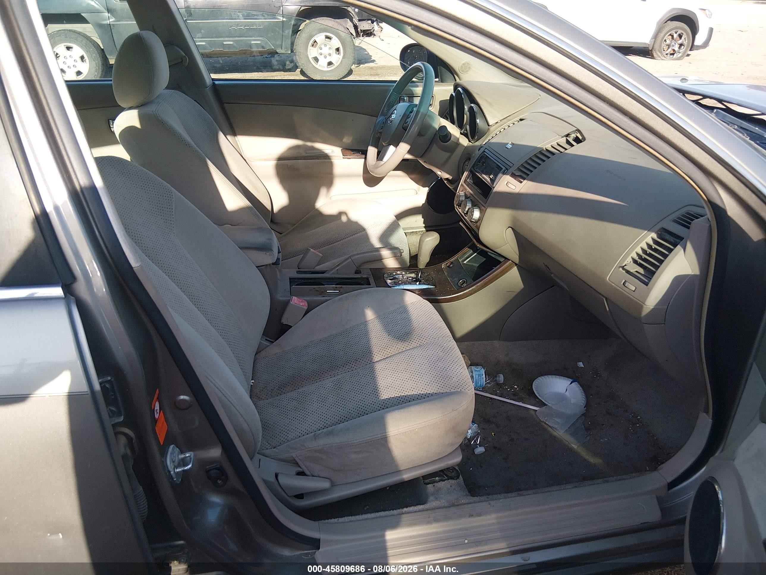 2005 Nissan Altima 2.5 S Бежевый vin: 1N4AL11E95C133606