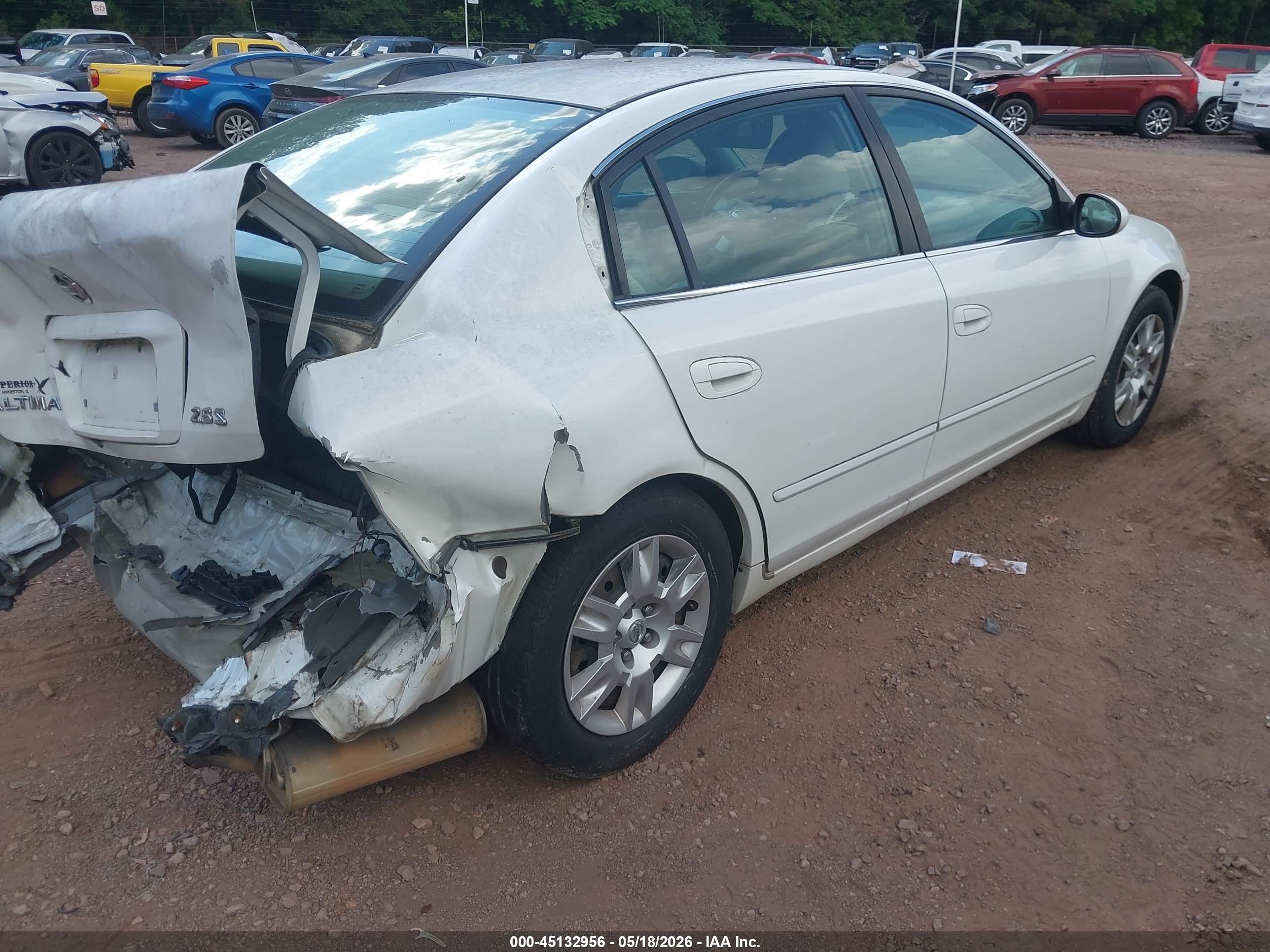 2005 Nissan Altima 2.5 S Белый vin: 1N4AL11E95C953782