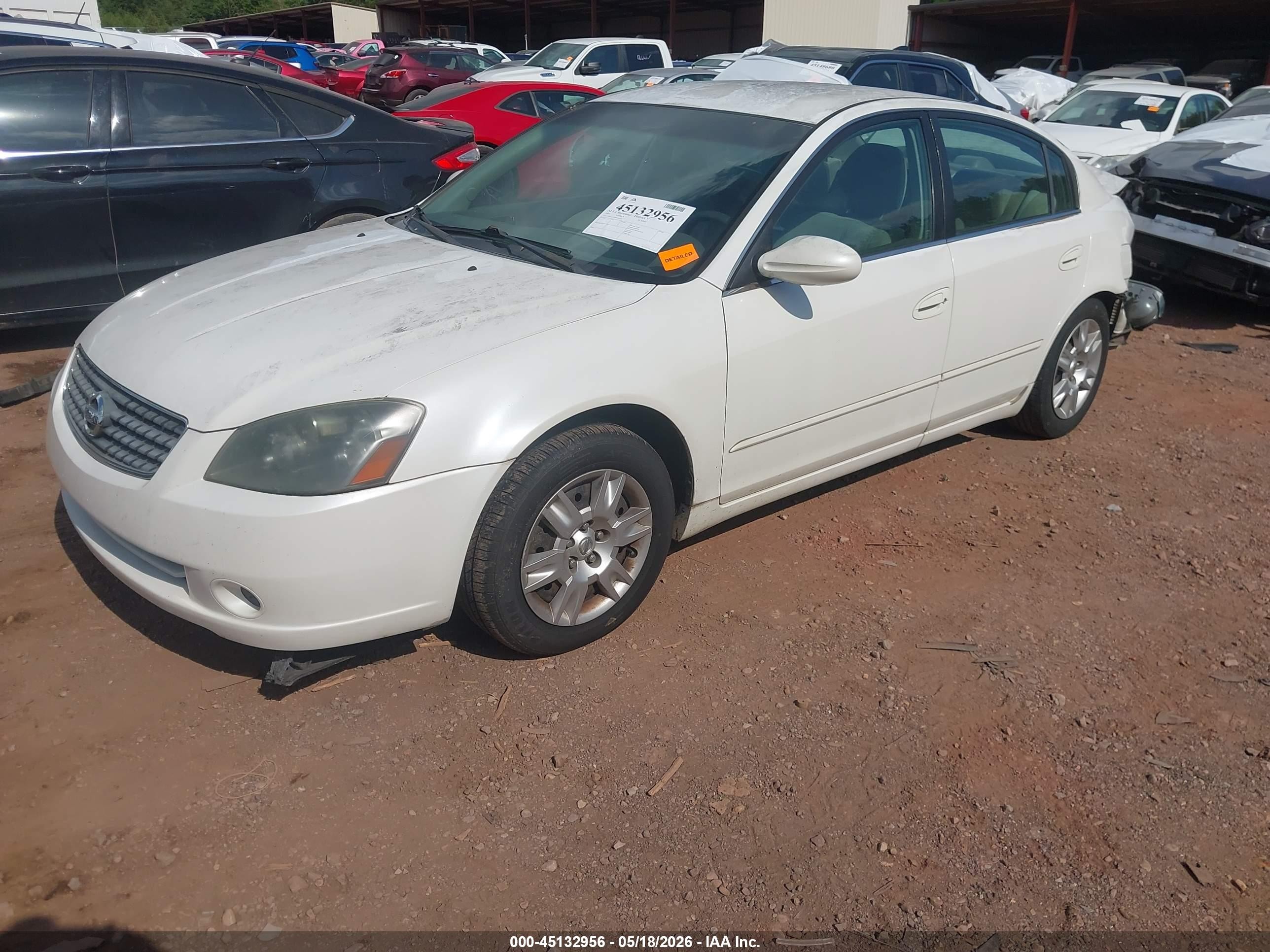 2005 Nissan Altima 2.5 S Белый vin: 1N4AL11E95C953782