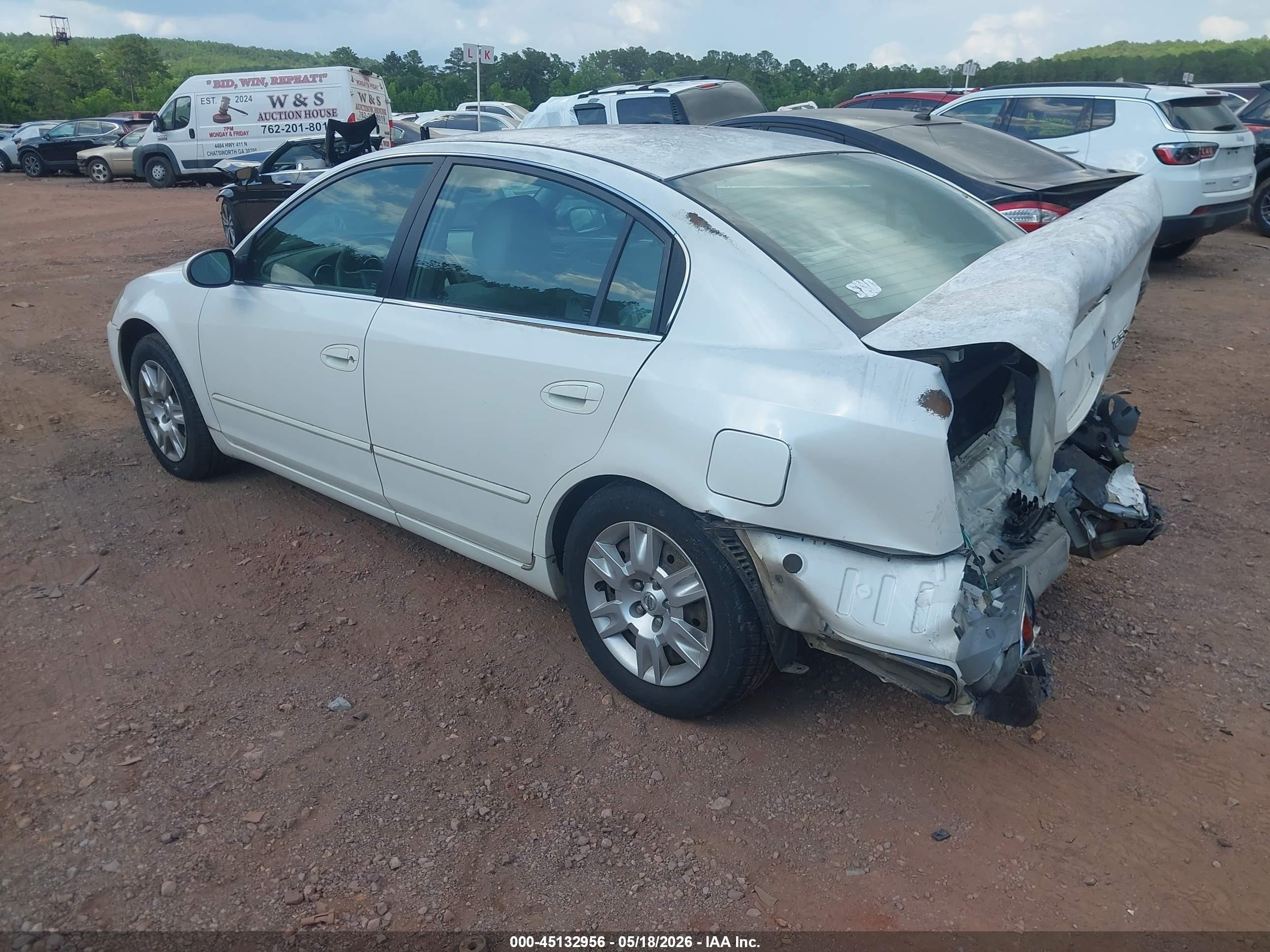 2005 Nissan Altima 2.5 S Белый vin: 1N4AL11E95C953782