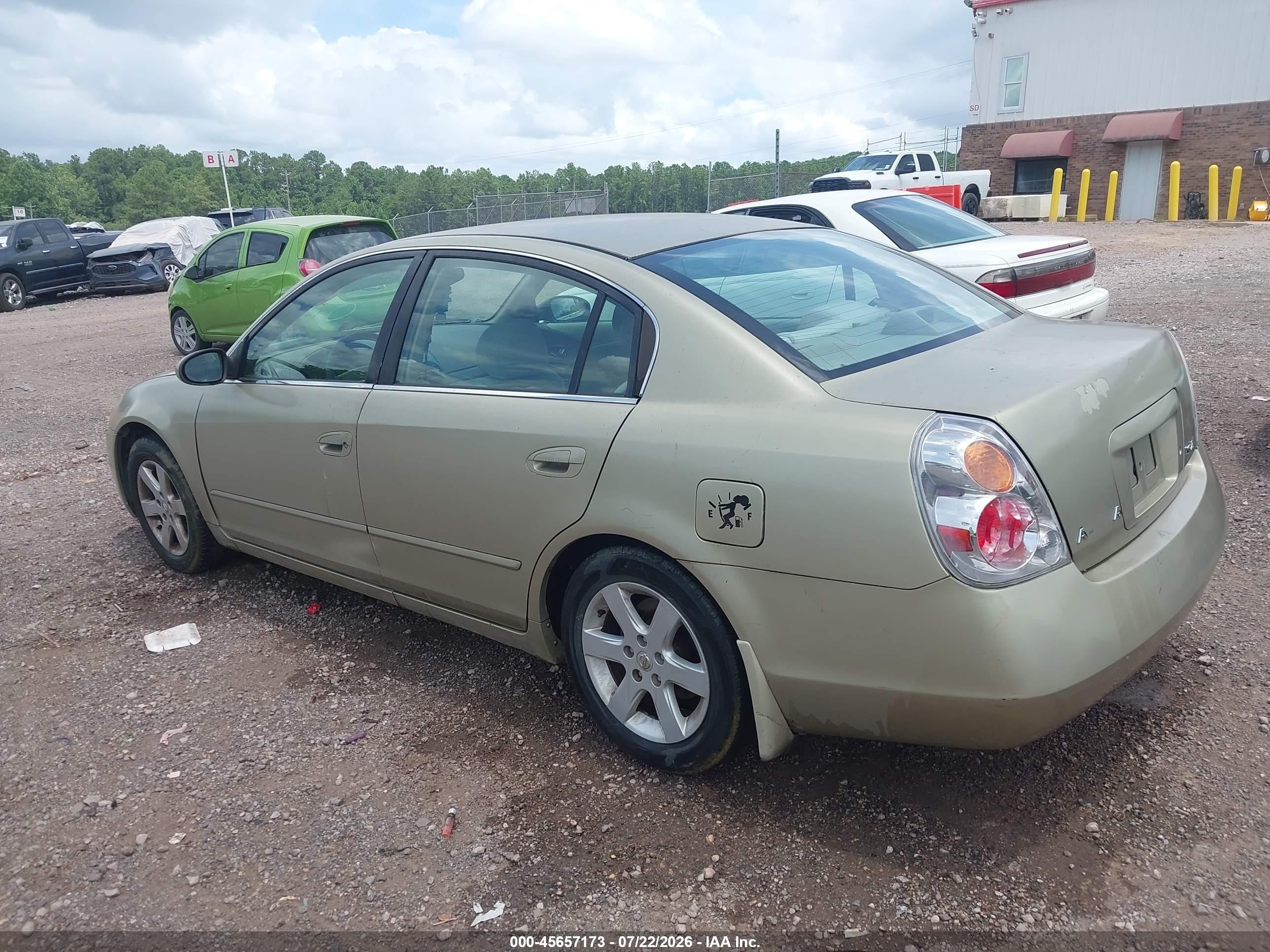 2002 Nissan Altima 2.5 S Beige vin: 1N4AL11EX2C152712