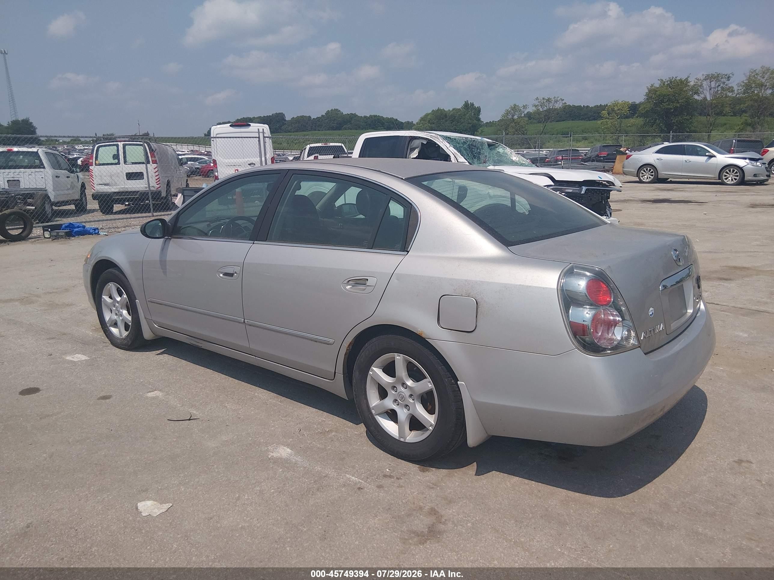 2005 Nissan Altima 2.5 S Silver vin: 1N4AL11EX5C394419