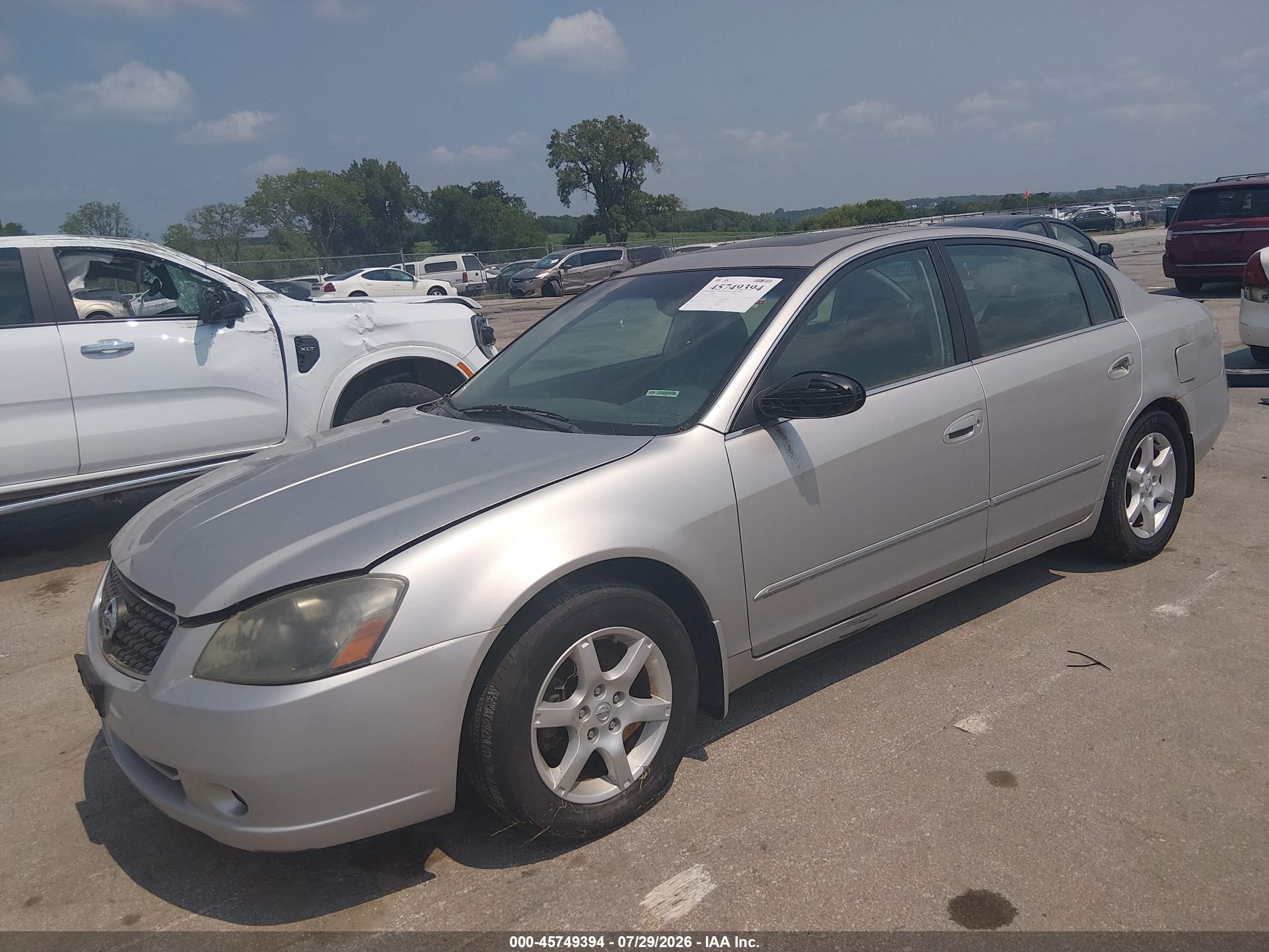 2005 Nissan Altima 2.5 S Silver vin: 1N4AL11EX5C394419