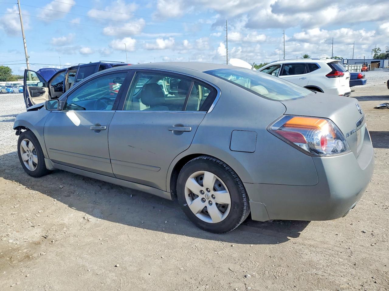 2007 Nissan Altima 2.5 Silver vin: 1N4AL21E07N429725