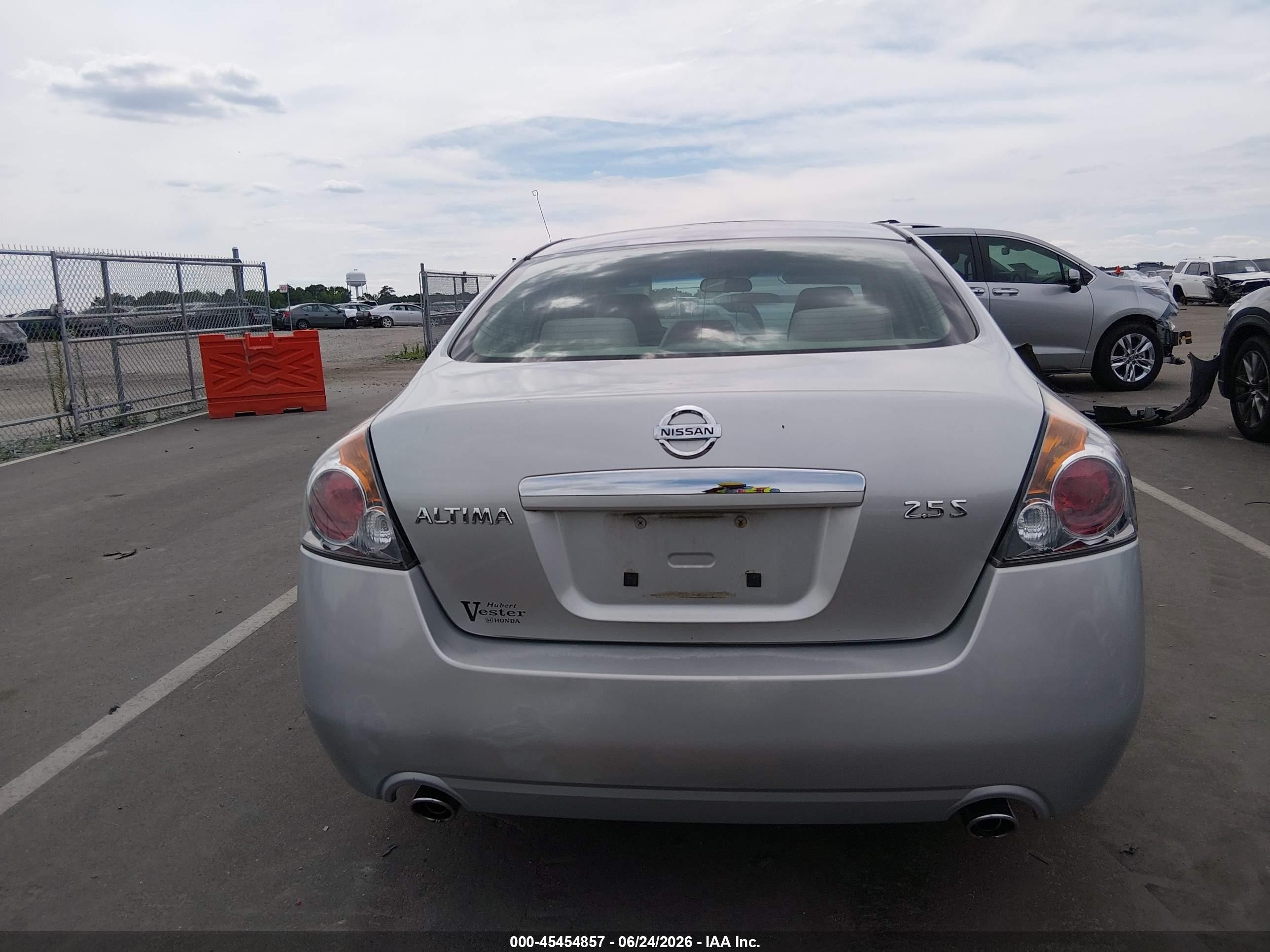2007 Nissan Altima 2.5 S Silver vin: 1N4AL21E07N440000
