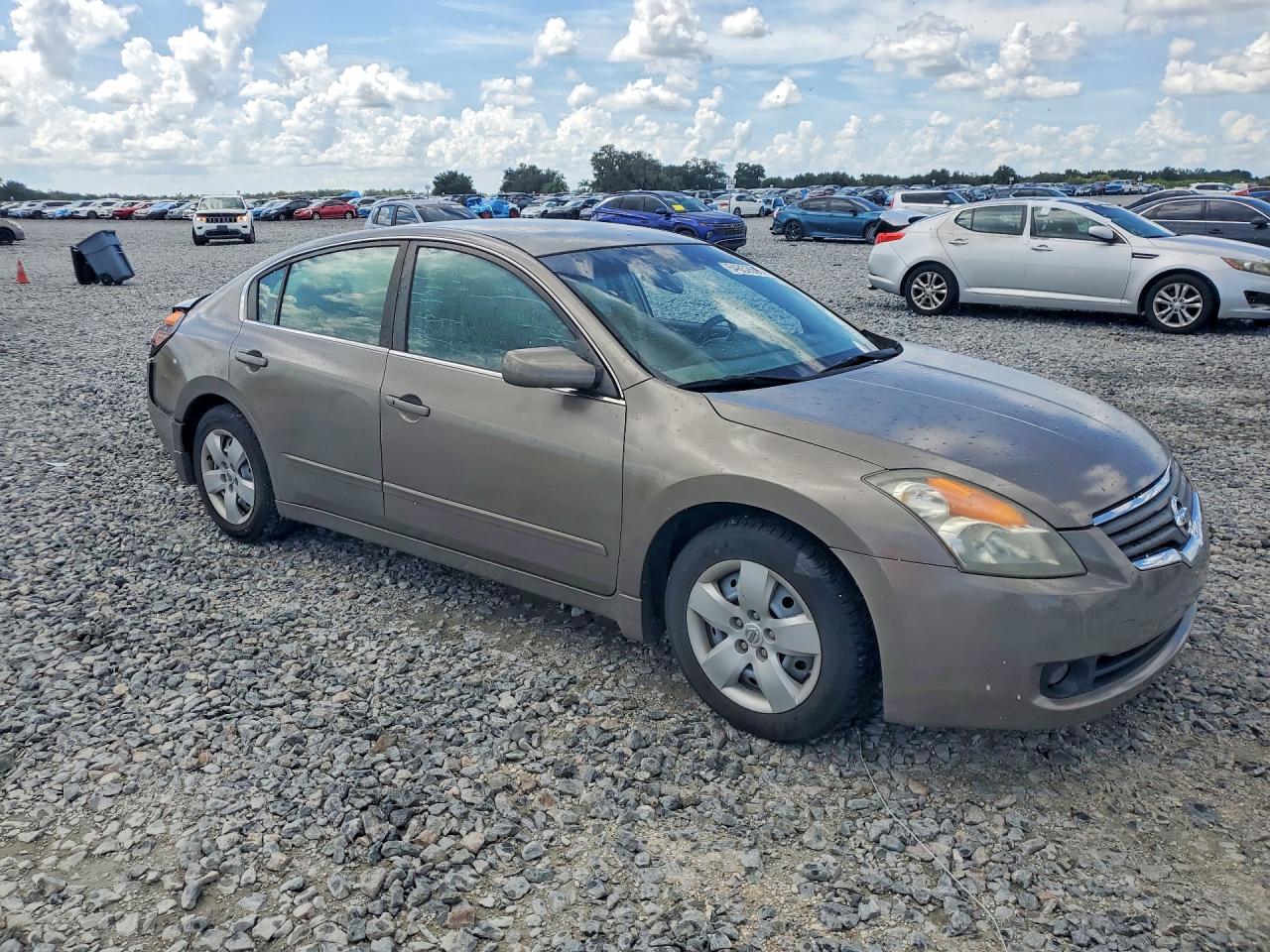 2007 Nissan Altima 2.5 Tan vin: 1N4AL21E07N478892