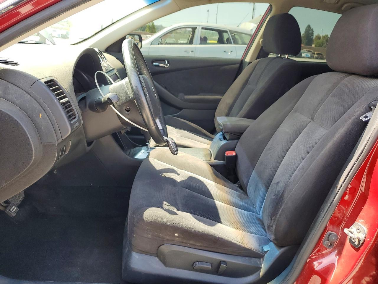 2008 Nissan Altima 2.5 Red vin: 1N4AL21E08N442072