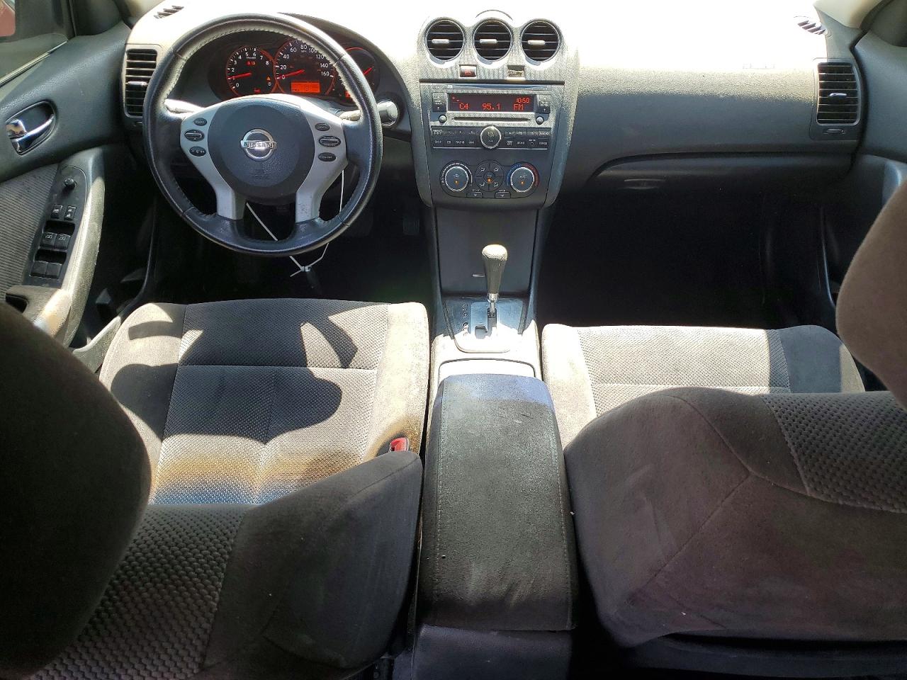 2008 Nissan Altima 2.5 Red vin: 1N4AL21E08N442072