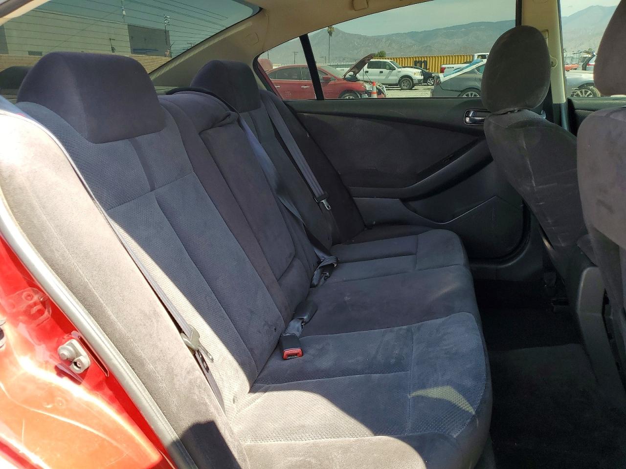 2008 Nissan Altima 2.5 Red vin: 1N4AL21E08N442072
