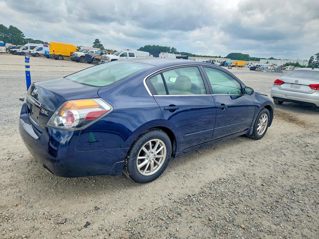 2008 Nissan Altima 2.5 Blue vin: 1N4AL21E08N487769