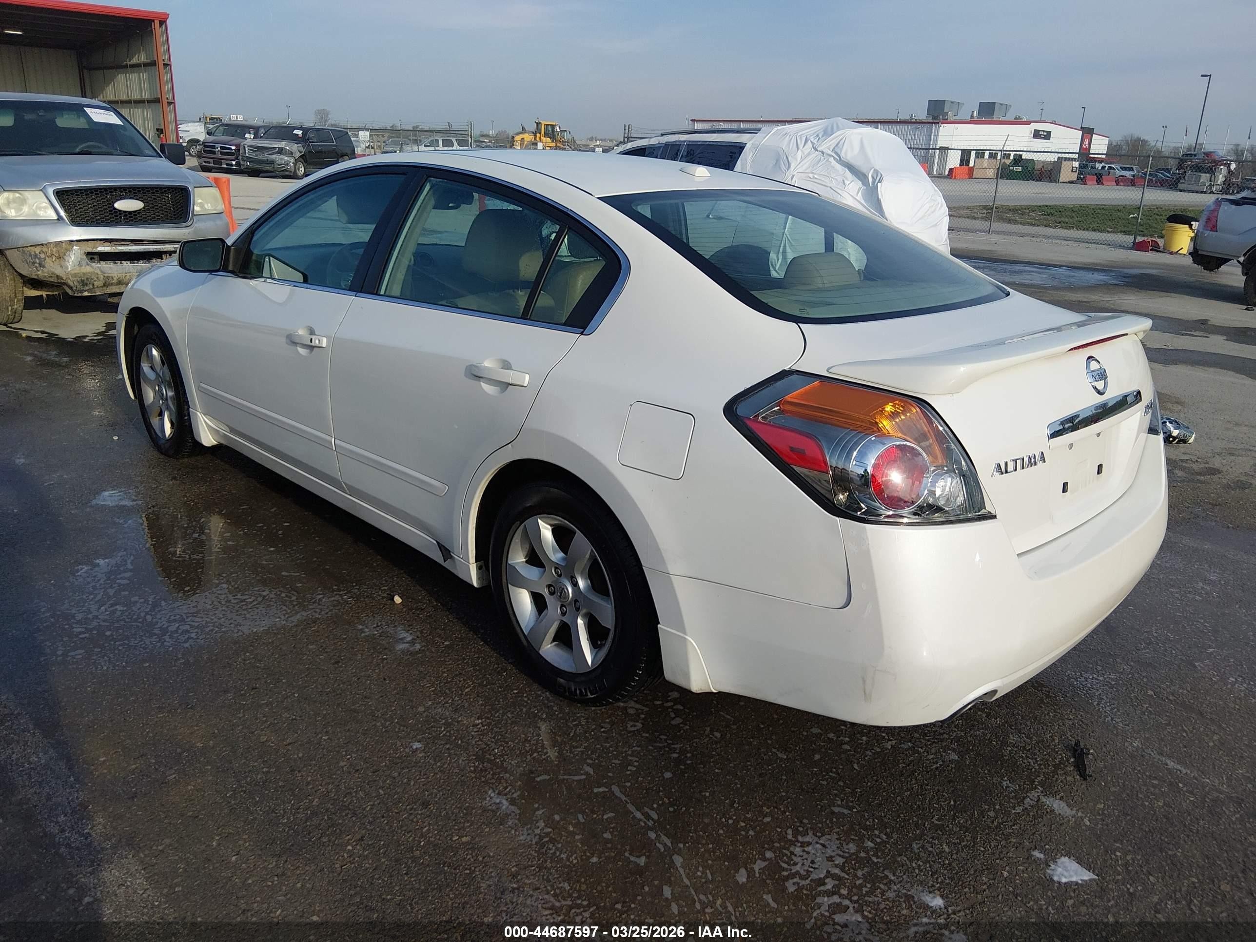 2008 Nissan Altima 2.5 S Белый vin: 1N4AL21E08N544570
