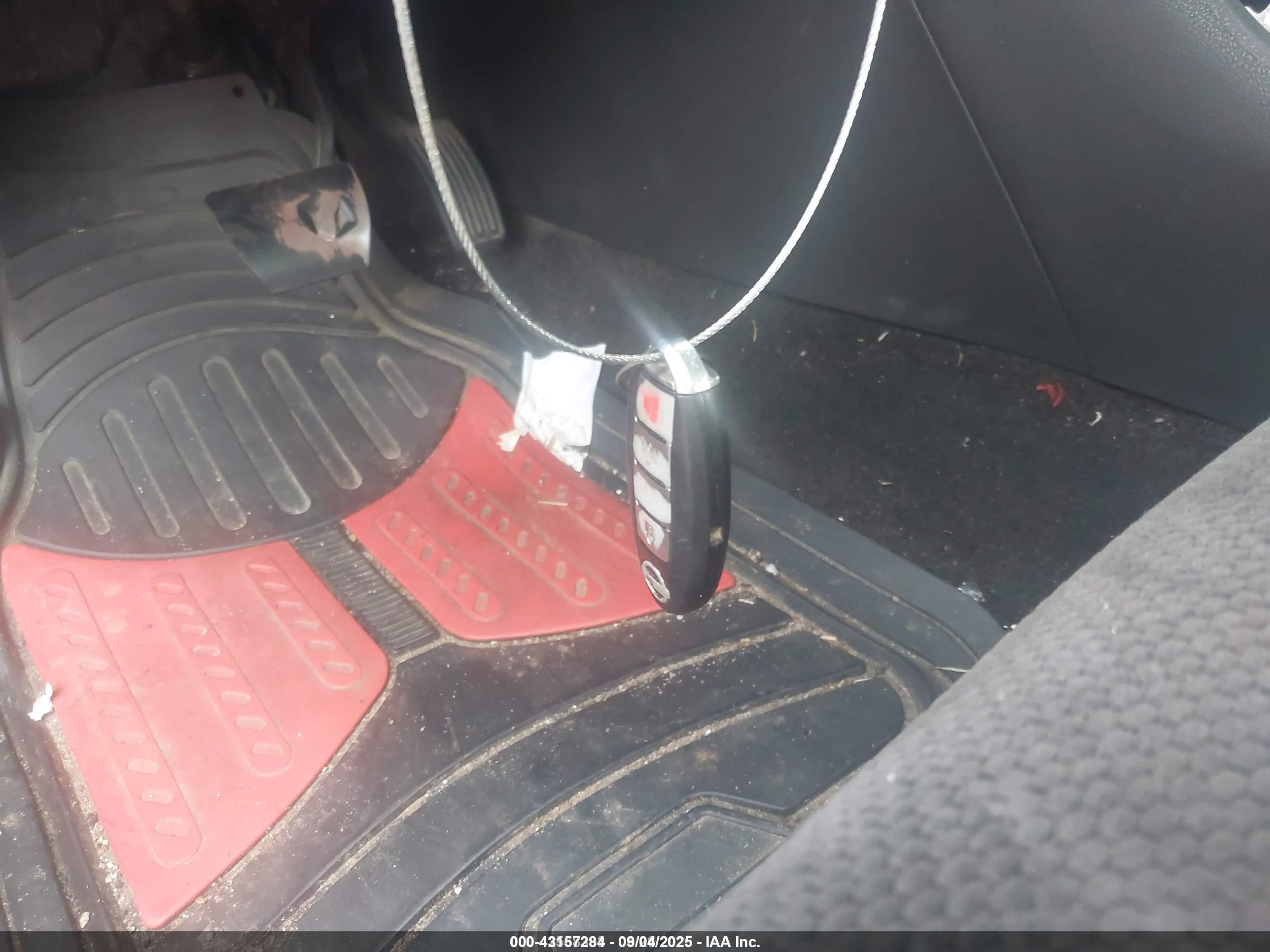 2009 Nissan Altima 2.5 S Red vin: 1N4AL21E09N404648