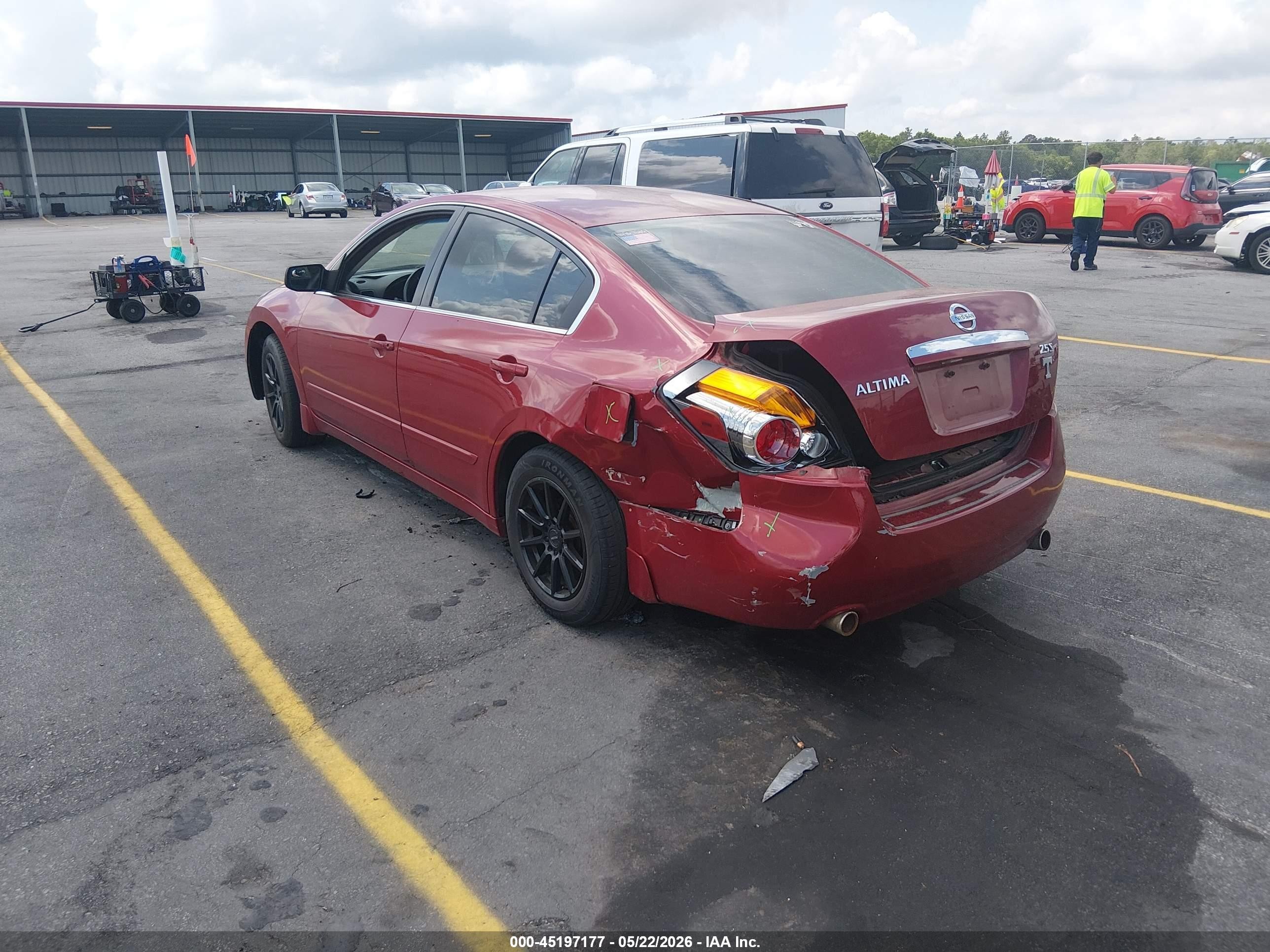 2009 Nissan Altima 2.5 S Red vin: 1N4AL21E09N532839