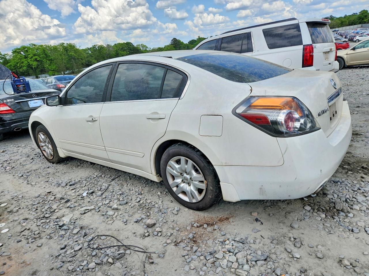 2009 Nissan Altima 2.5 White vin: 1N4AL21E09N557210